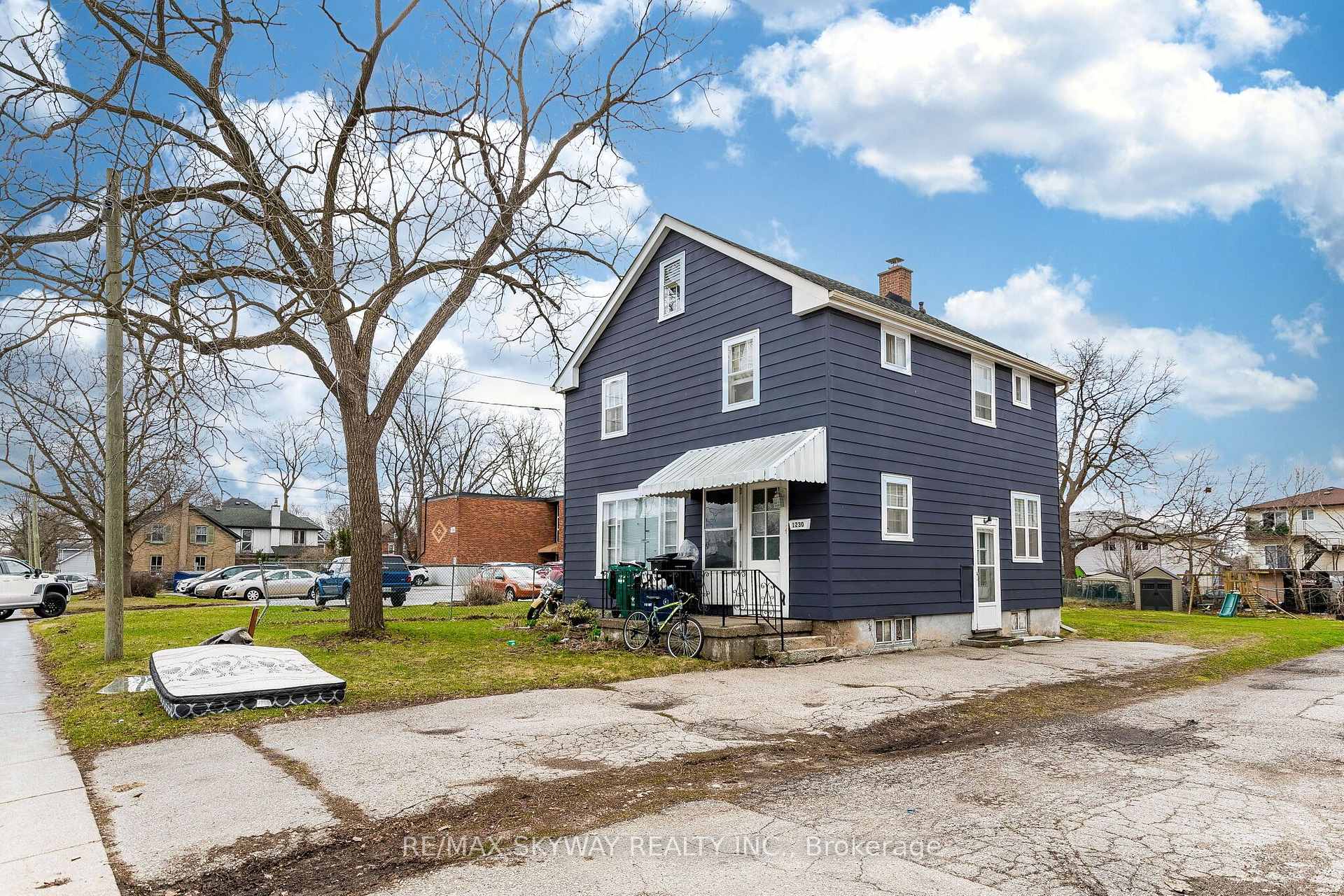Photo of 1230 Duke Street