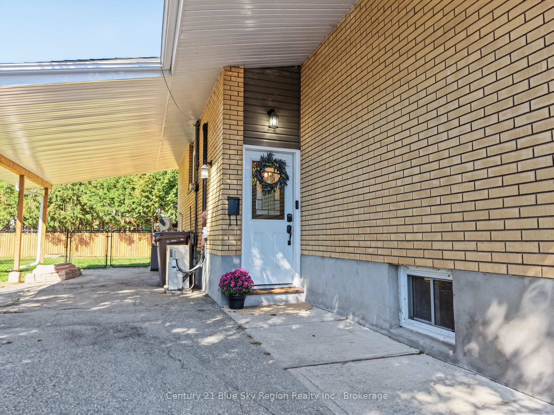 Photo 3 of 13 Milford Crescent, North Bay, Ferris — HOMEH