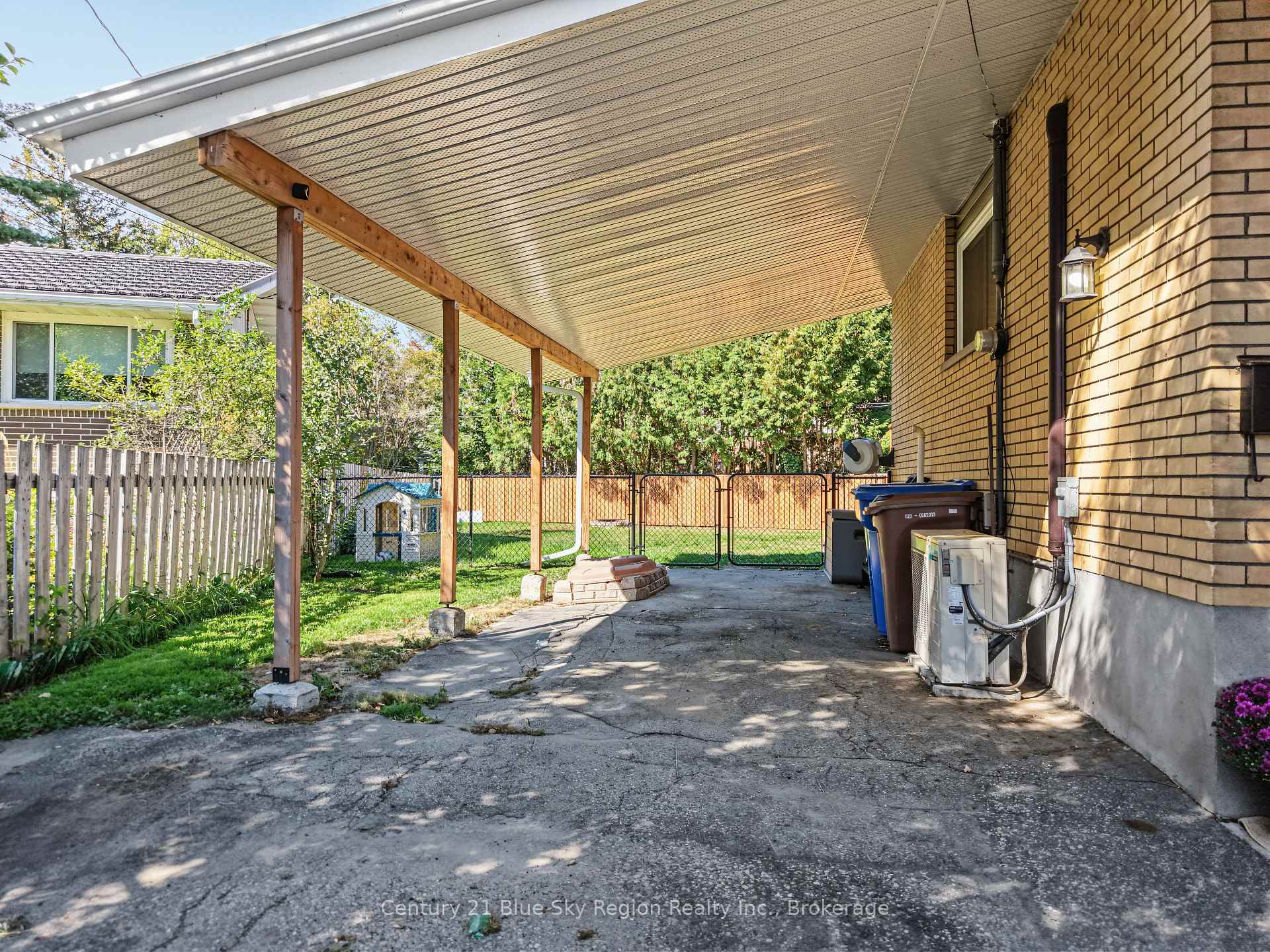 Photo 4 of 13 Milford Crescent, North Bay, Ferris — HOMEH