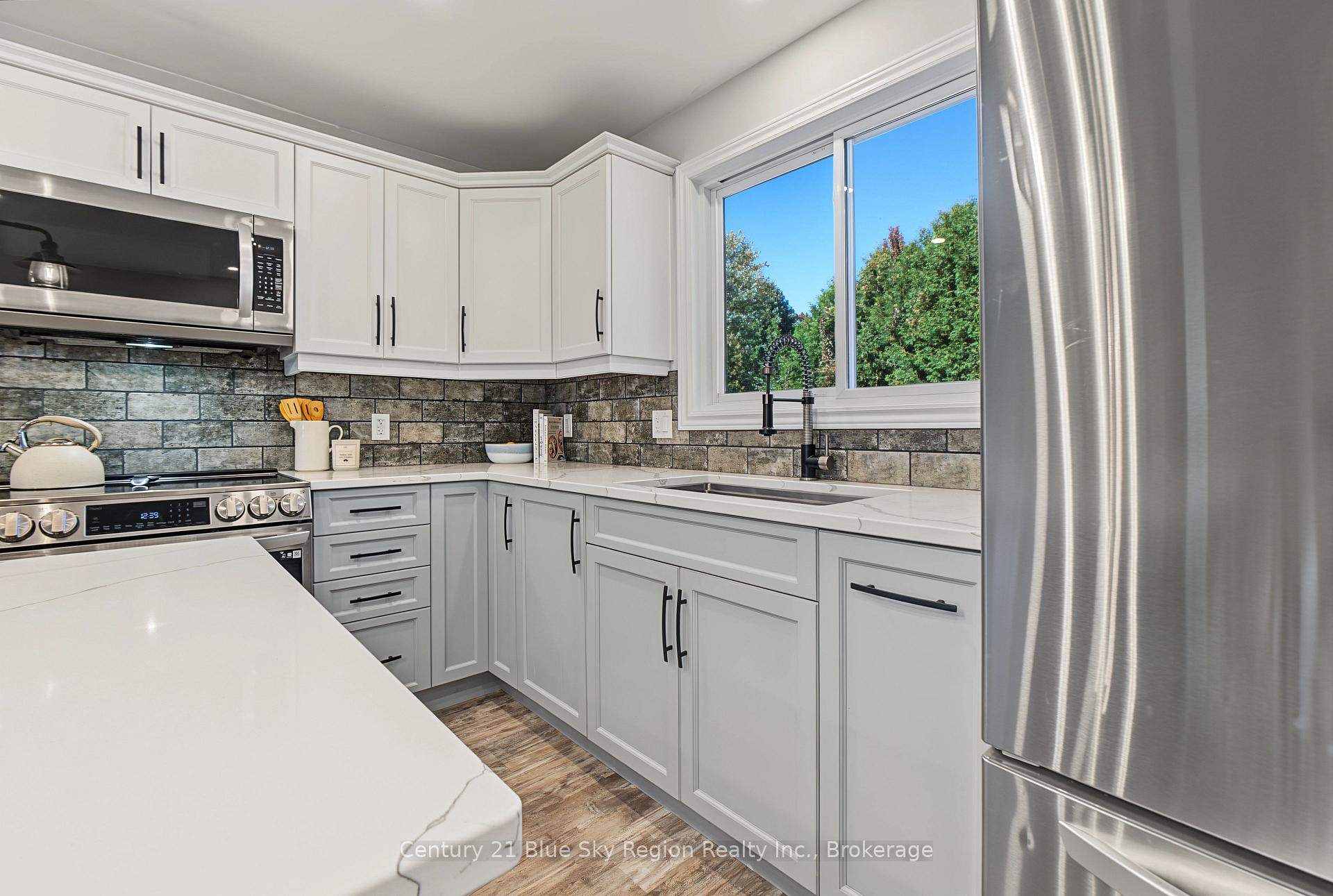 Photo 8 of 13 Milford Crescent, North Bay, Ferris — HOMEH
