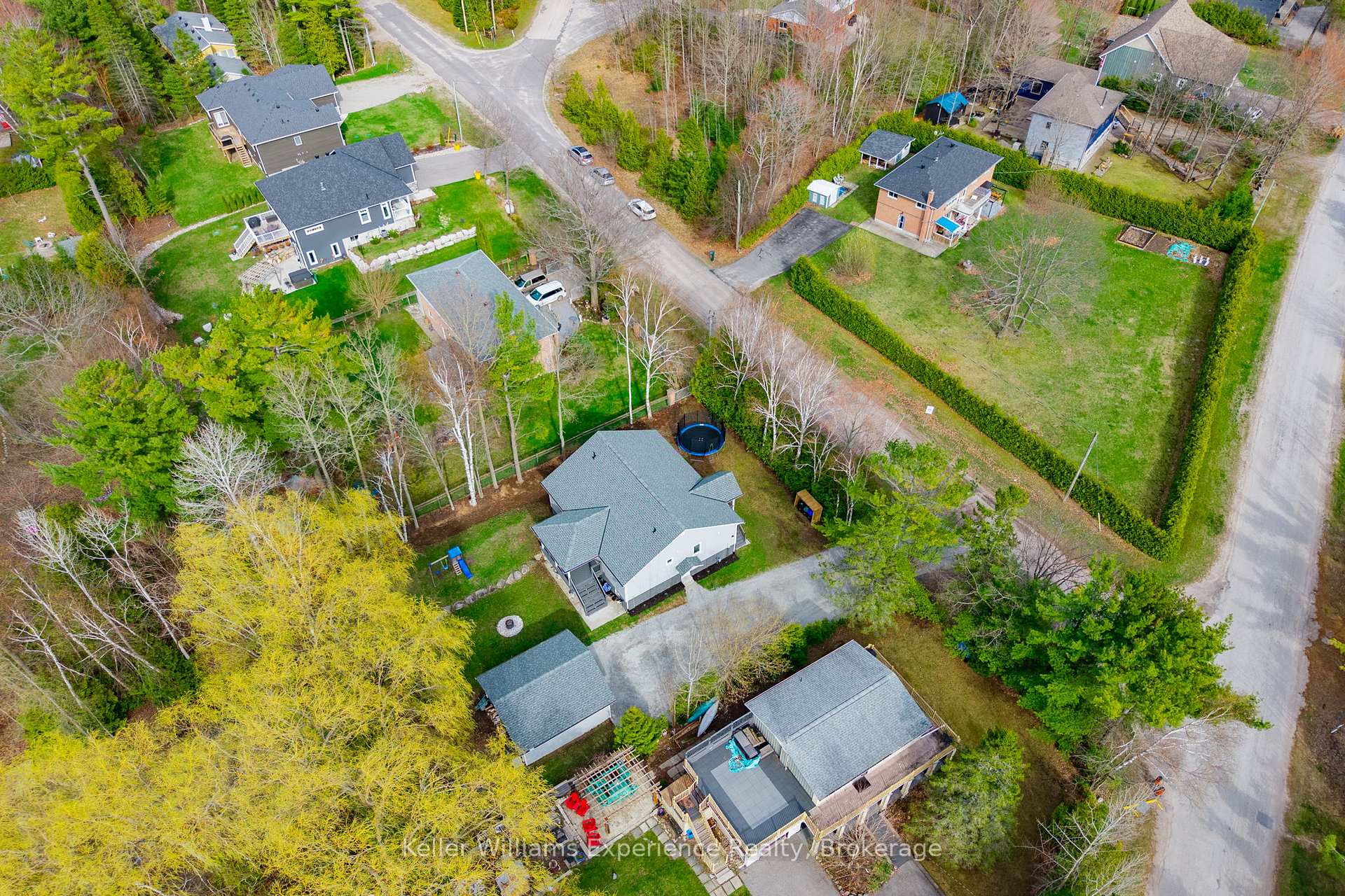 Photo 25 of 66 Albion Lane, Tiny, Rural Tiny — HOMEH