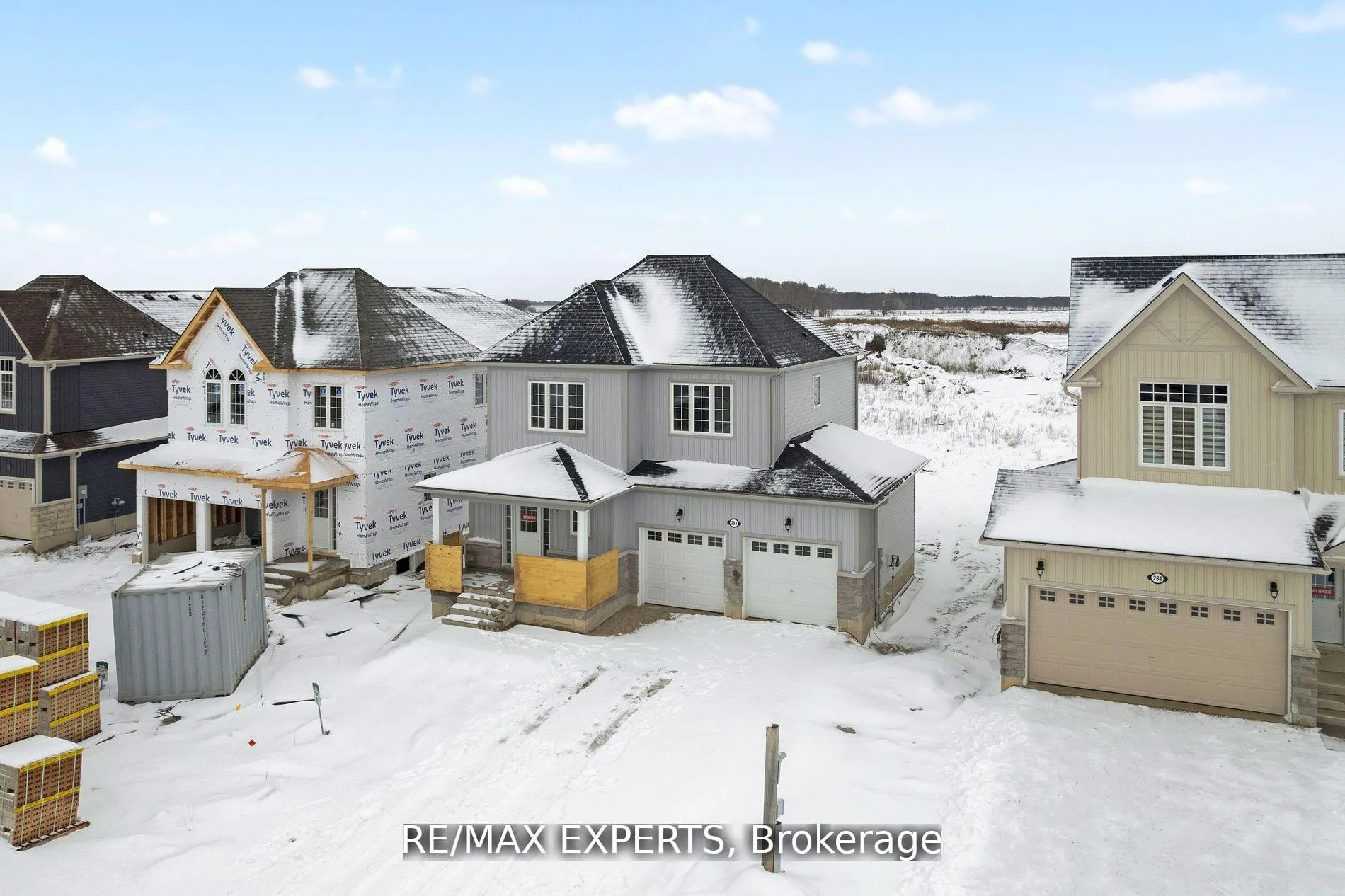 Photo 5 of 282 Springfield Crescent, Clearview, Stayner — HOMEH