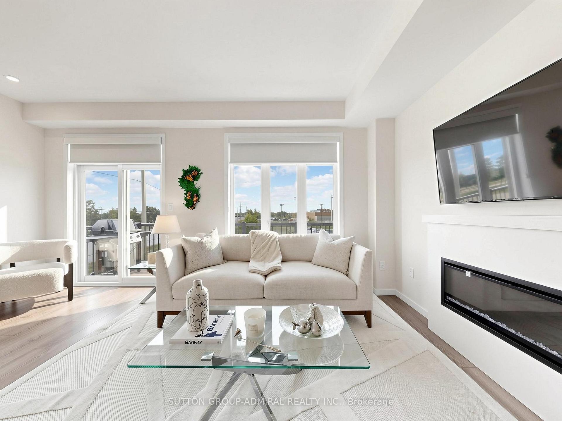Photo 5 of 2 Seacoasts Circle, Vaughan, Maple — HOMEH