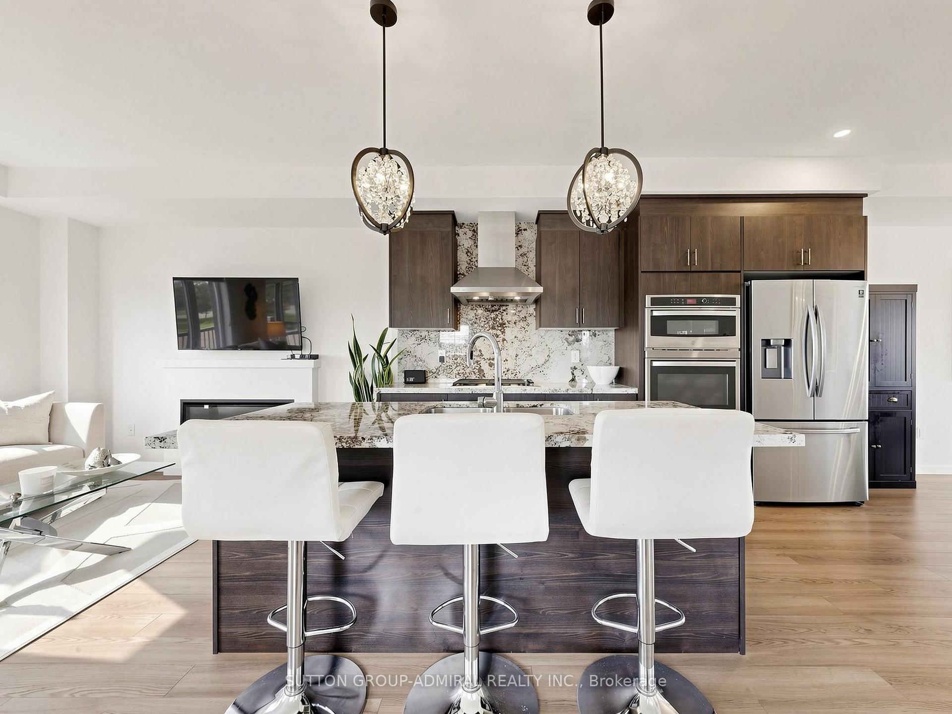 Photo 13 of 2 Seacoasts Circle, Vaughan, Maple — HOMEH