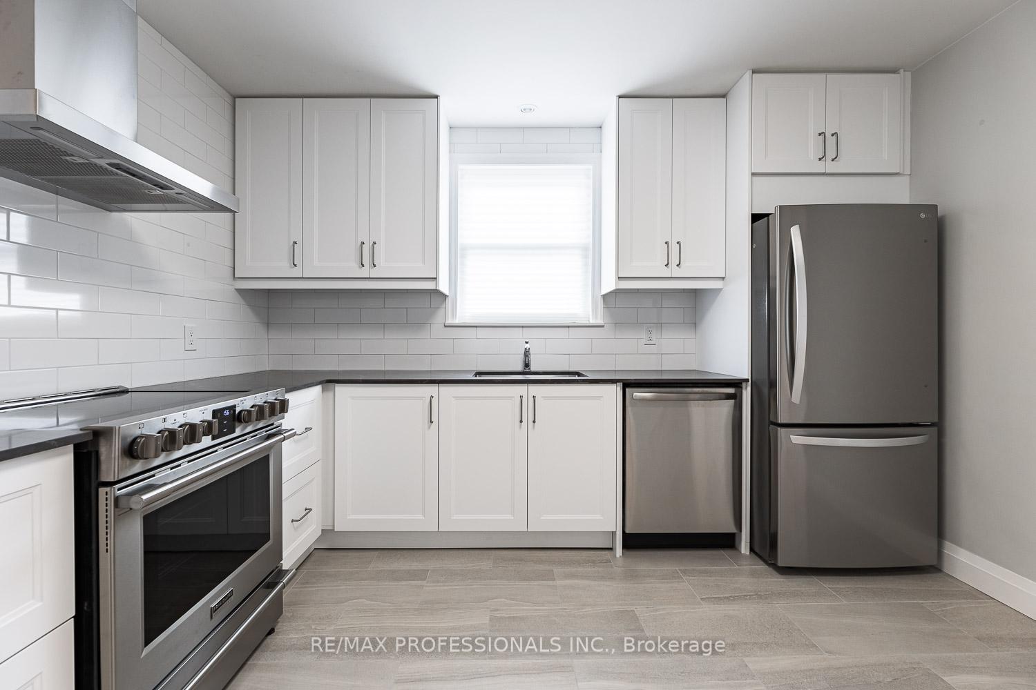 Photo 6 of 11 Stock Avenue, Etobicoke, Islington-City Centre West — HOMEH
