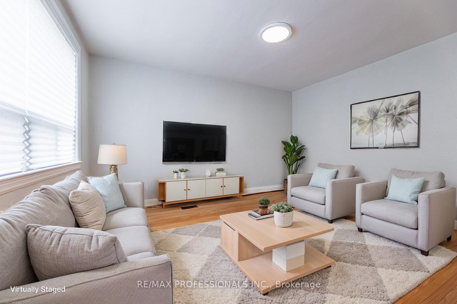 Photo 11 of 11 Stock Avenue, Etobicoke, Islington-City Centre West — HOMEH
