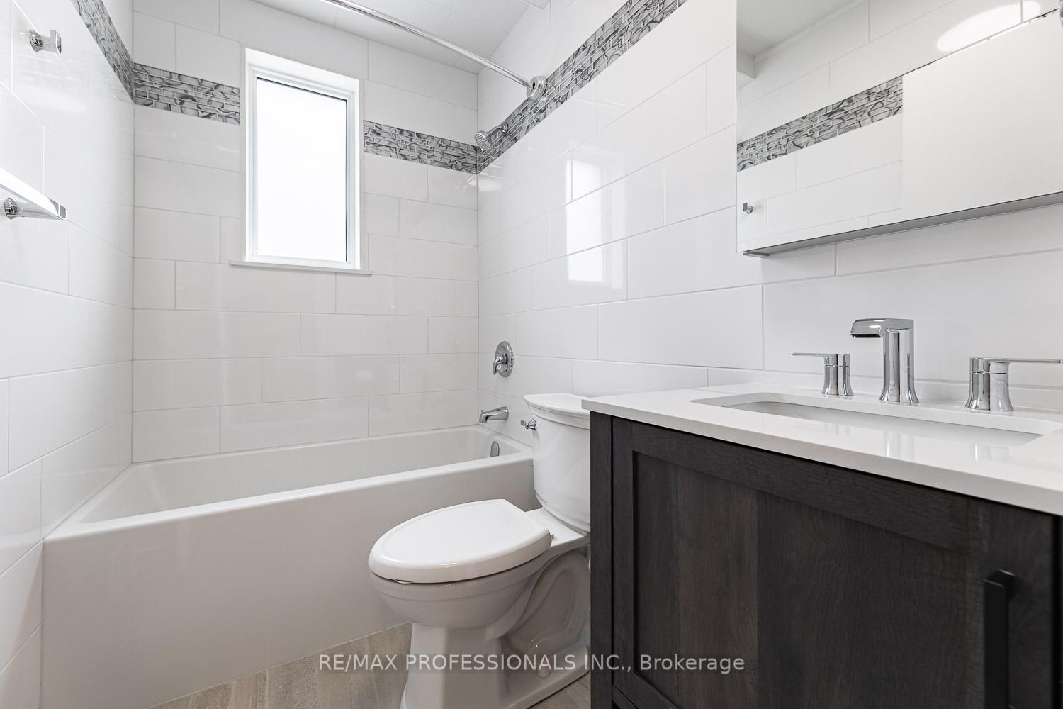 Photo 14 of 11 Stock Avenue, Etobicoke, Islington-City Centre West — HOMEH