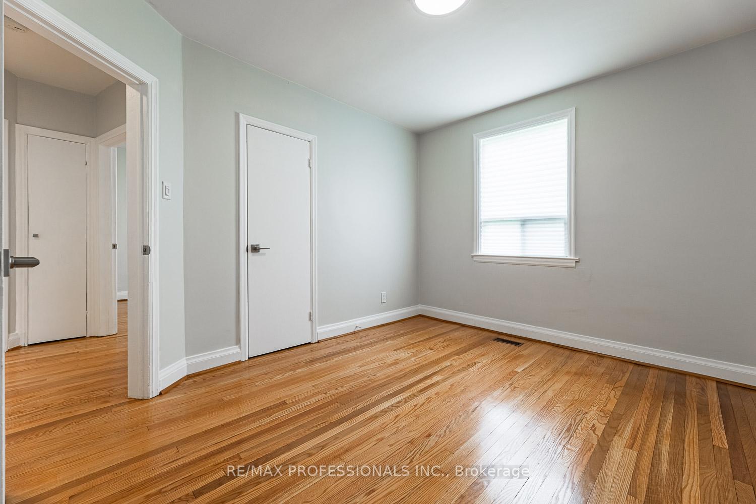 Photo 18 of 11 Stock Avenue, Etobicoke, Islington-City Centre West — HOMEH