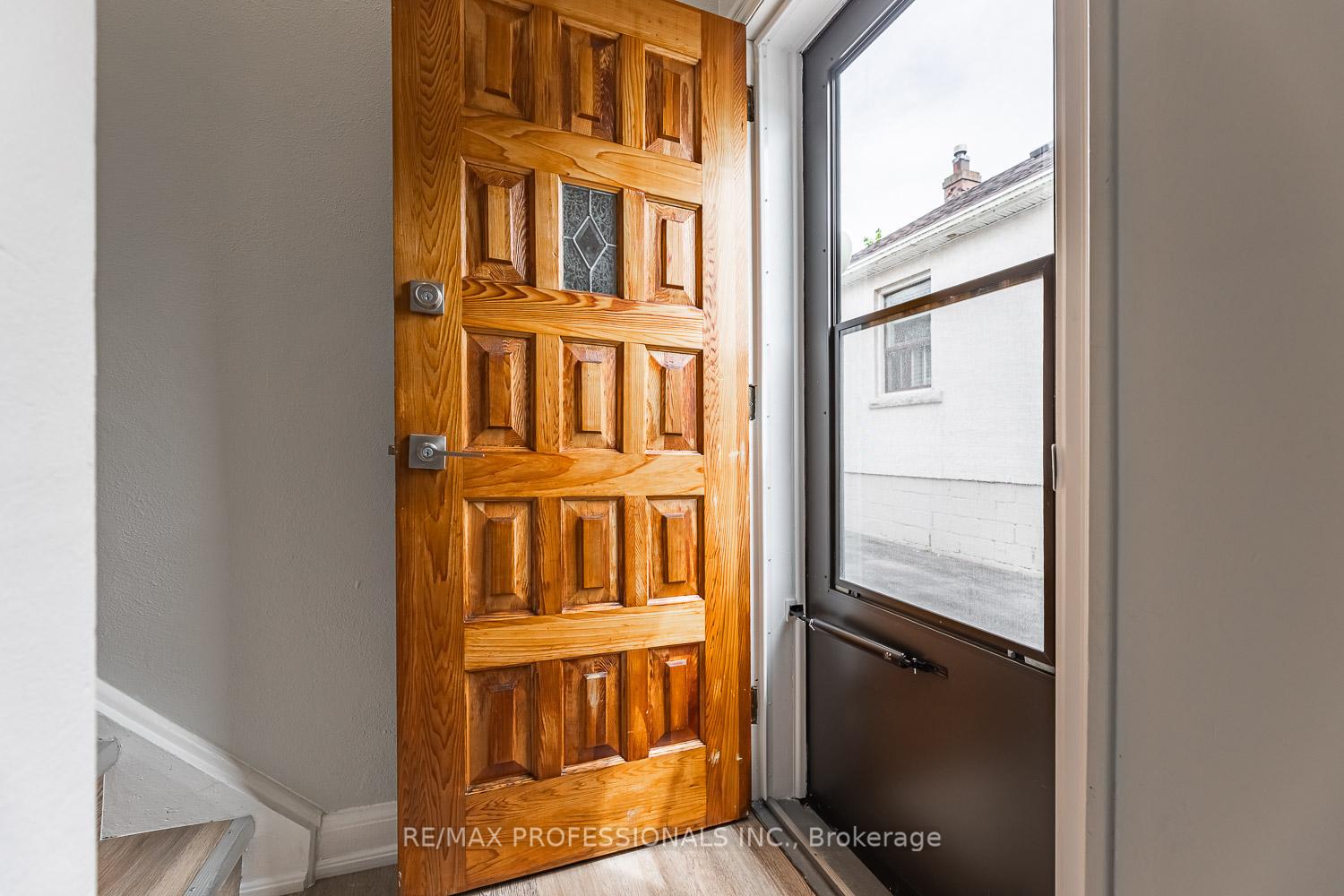 Photo 23 of 11 Stock Avenue, Etobicoke, Islington-City Centre West — HOMEH