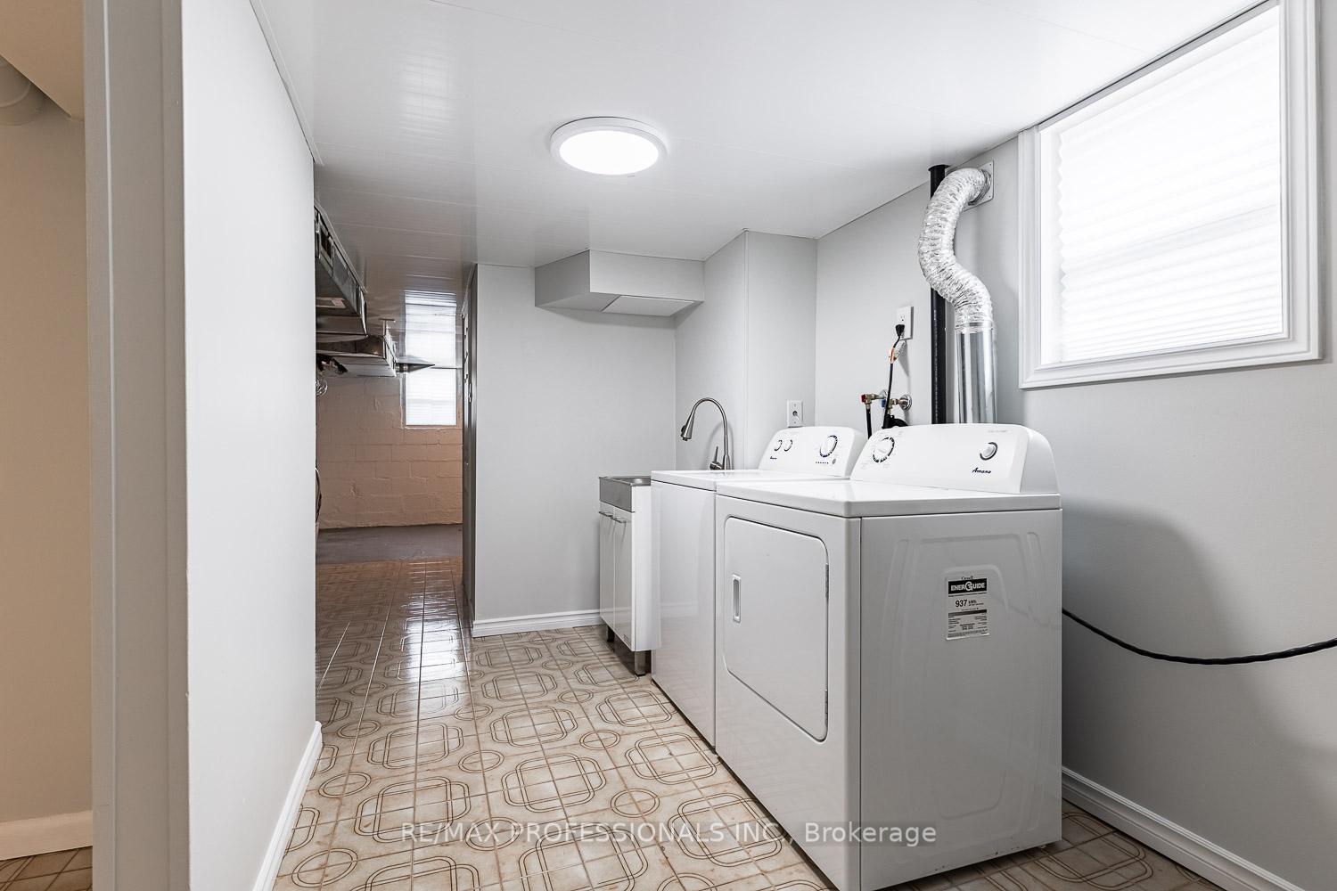 Photo 32 of 11 Stock Avenue, Etobicoke, Islington-City Centre West — HOMEH