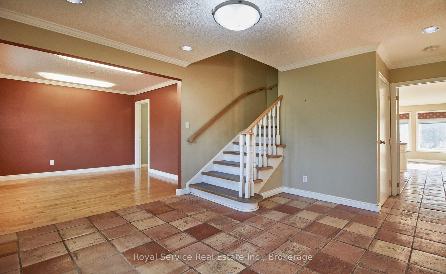 Photo 7 of 650 Lake Ridge Road, Ajax, South East — HOMEH