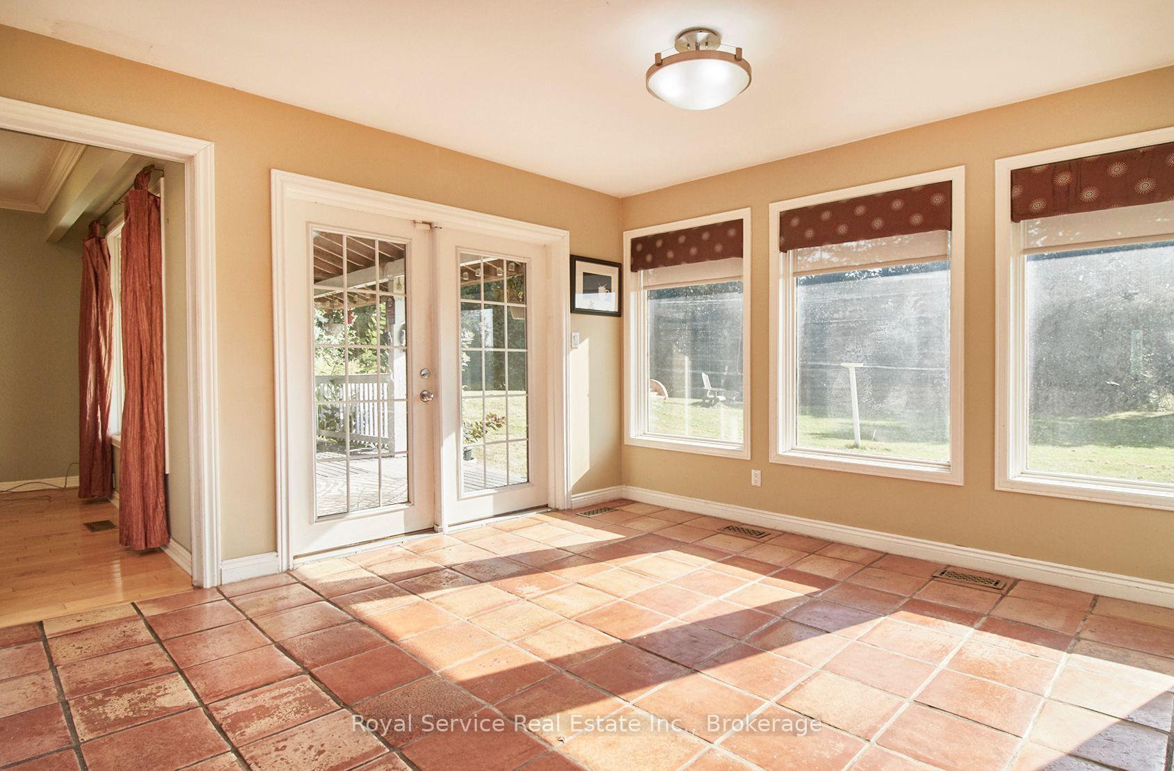 Photo 11 of 650 Lake Ridge Road, Ajax, South East — HOMEH