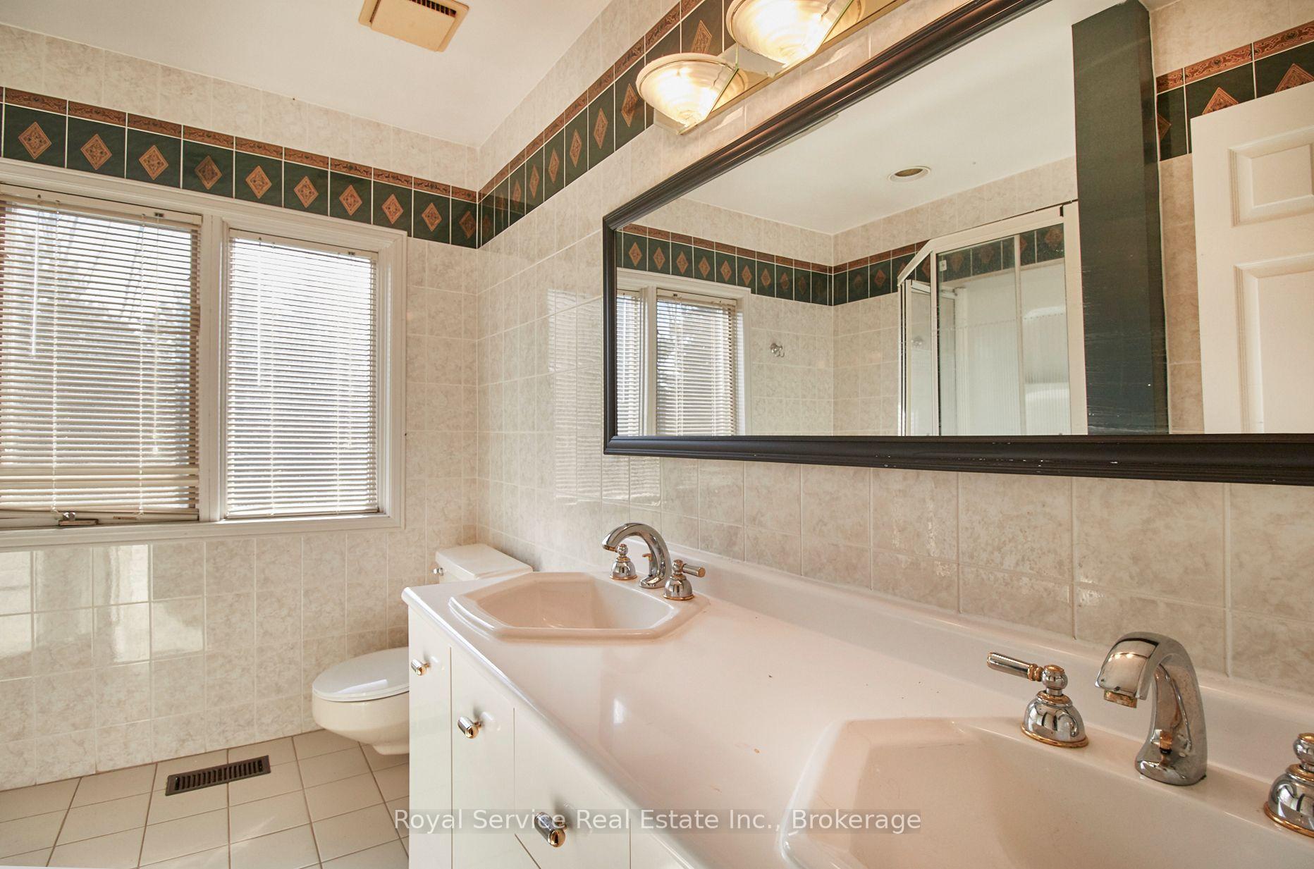 Photo 17 of 650 Lake Ridge Road, Ajax, South East — HOMEH