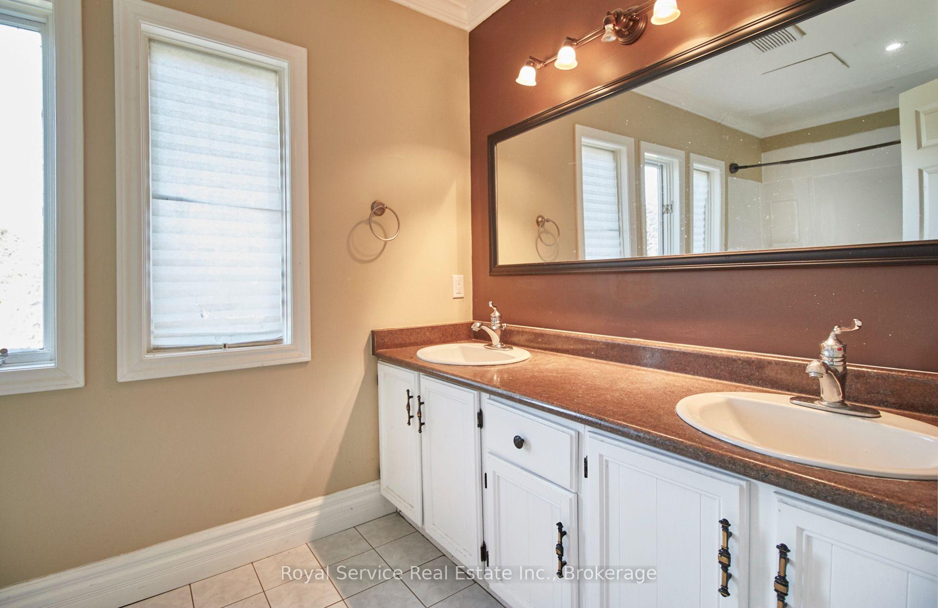 Photo 18 of 650 Lake Ridge Road, Ajax, South East — HOMEH