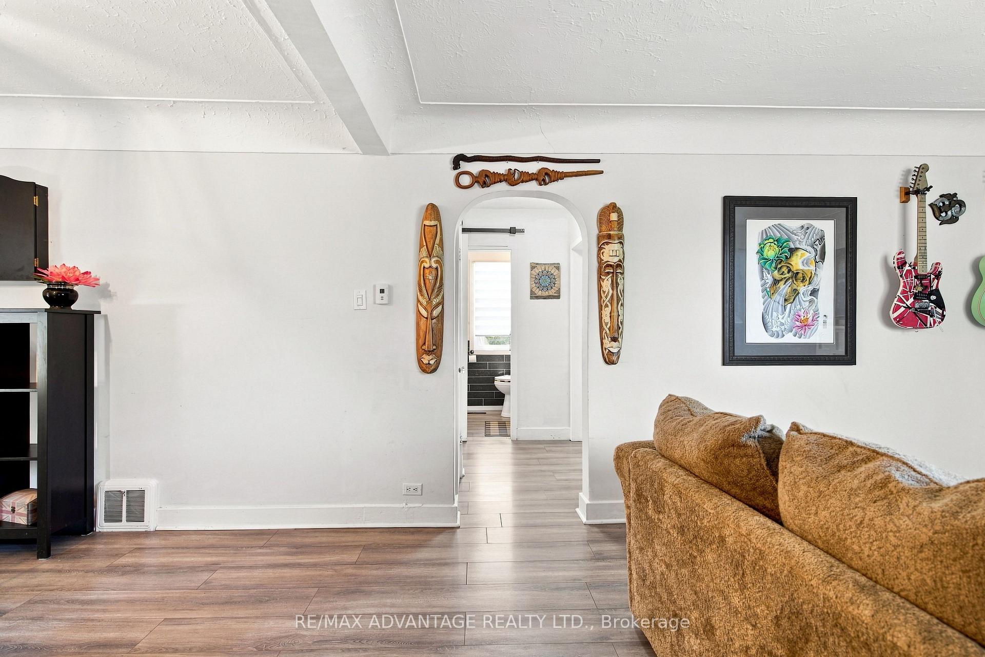 Photo 11 of 77 First Avenue, St. Thomas — HOMEH