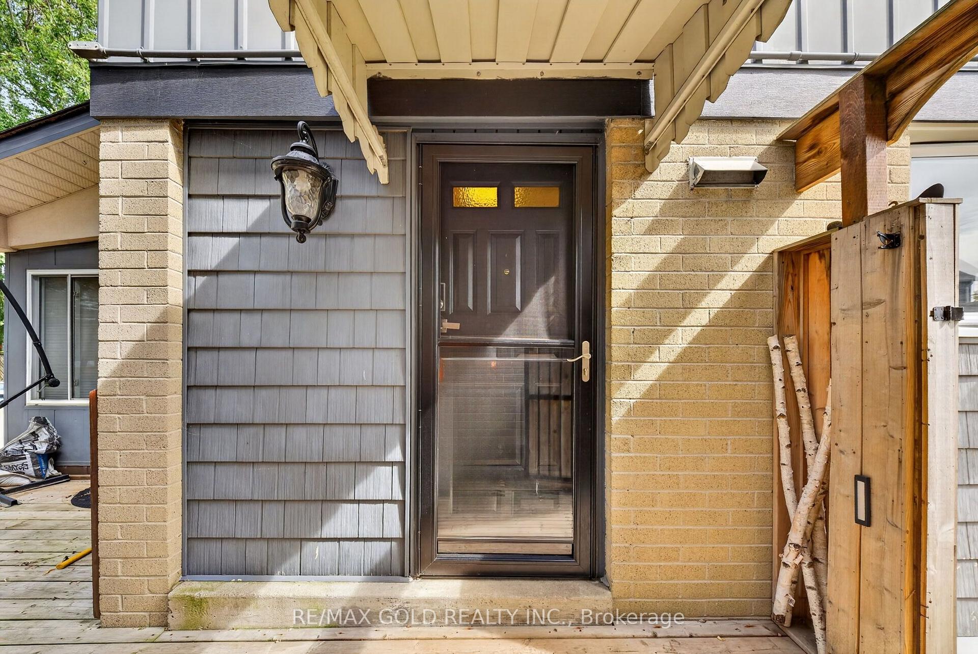 Photo 2 of 6 Jennifer Square, Brampton, Northgate — HOMEH