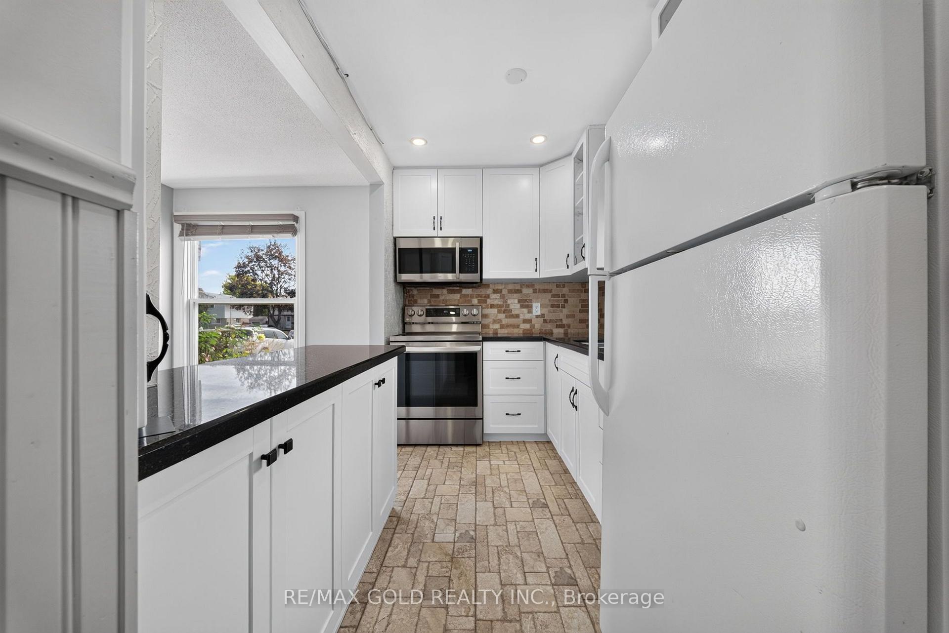 Photo 8 of 6 Jennifer Square, Brampton, Northgate — HOMEH