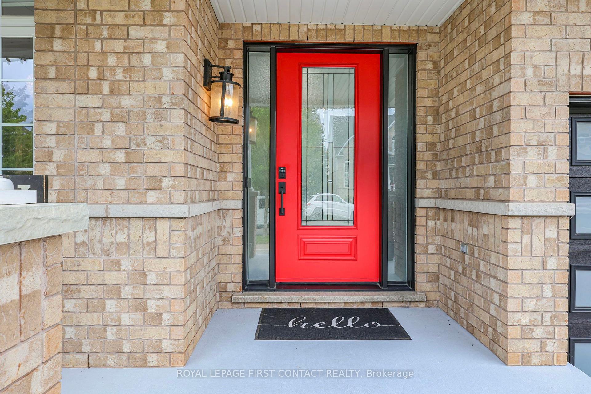 Photo 4 of 36 Regalia Way, Barrie, Innis-Shore — HOMEH