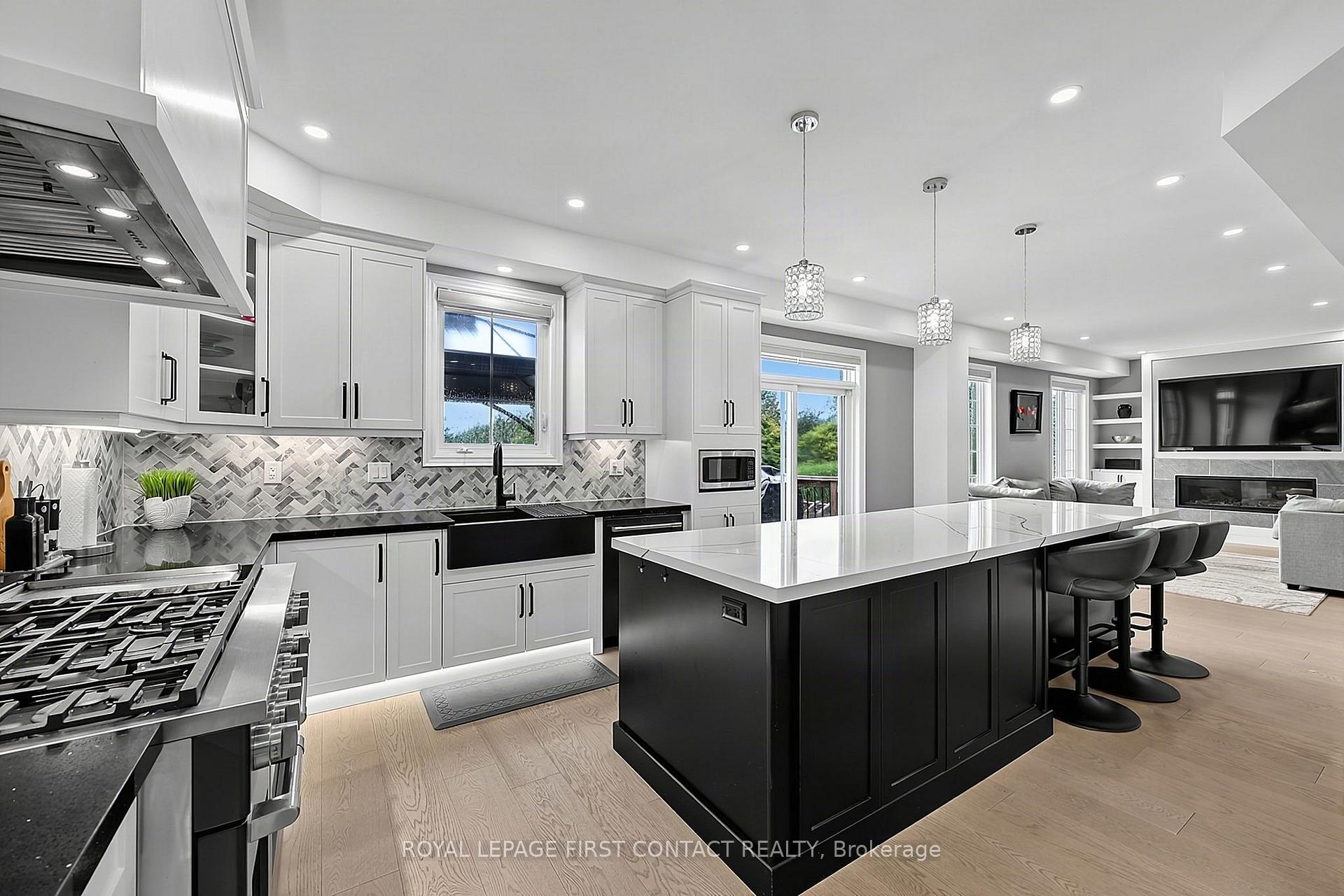 Photo 11 of 36 Regalia Way, Barrie, Innis-Shore — HOMEH