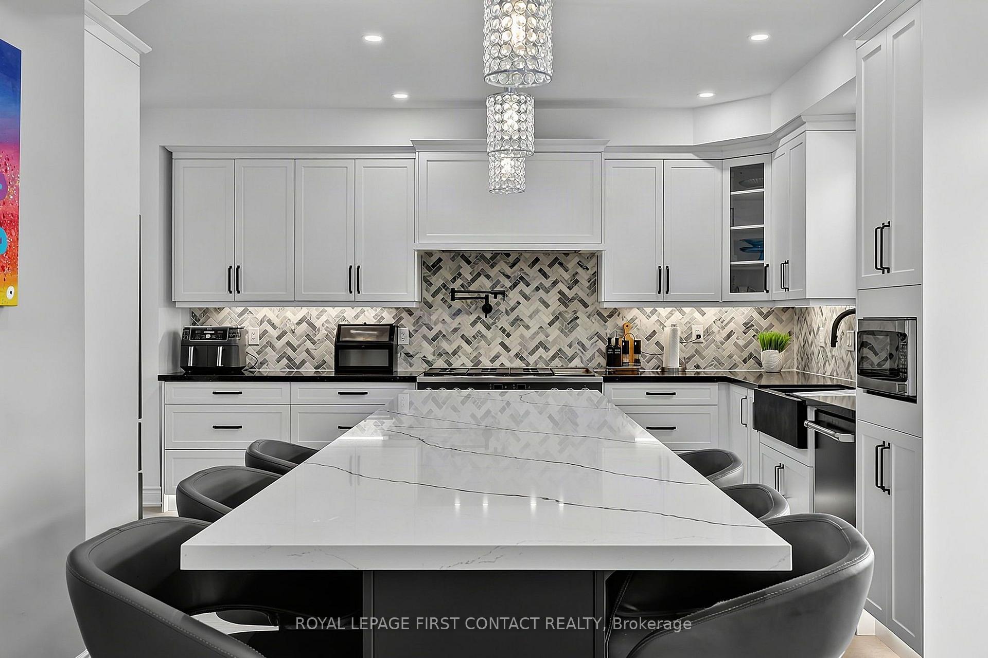 Photo 12 of 36 Regalia Way, Barrie, Innis-Shore — HOMEH