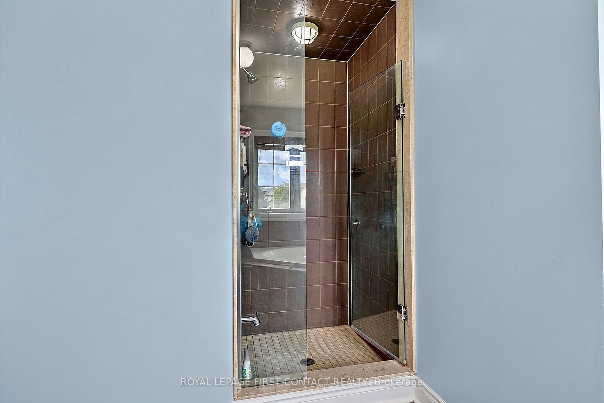Photo 24 of 36 Regalia Way, Barrie, Innis-Shore — HOMEH