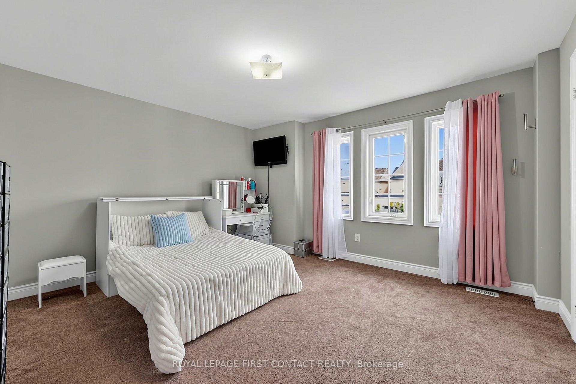 Photo 30 of 36 Regalia Way, Barrie, Innis-Shore — HOMEH