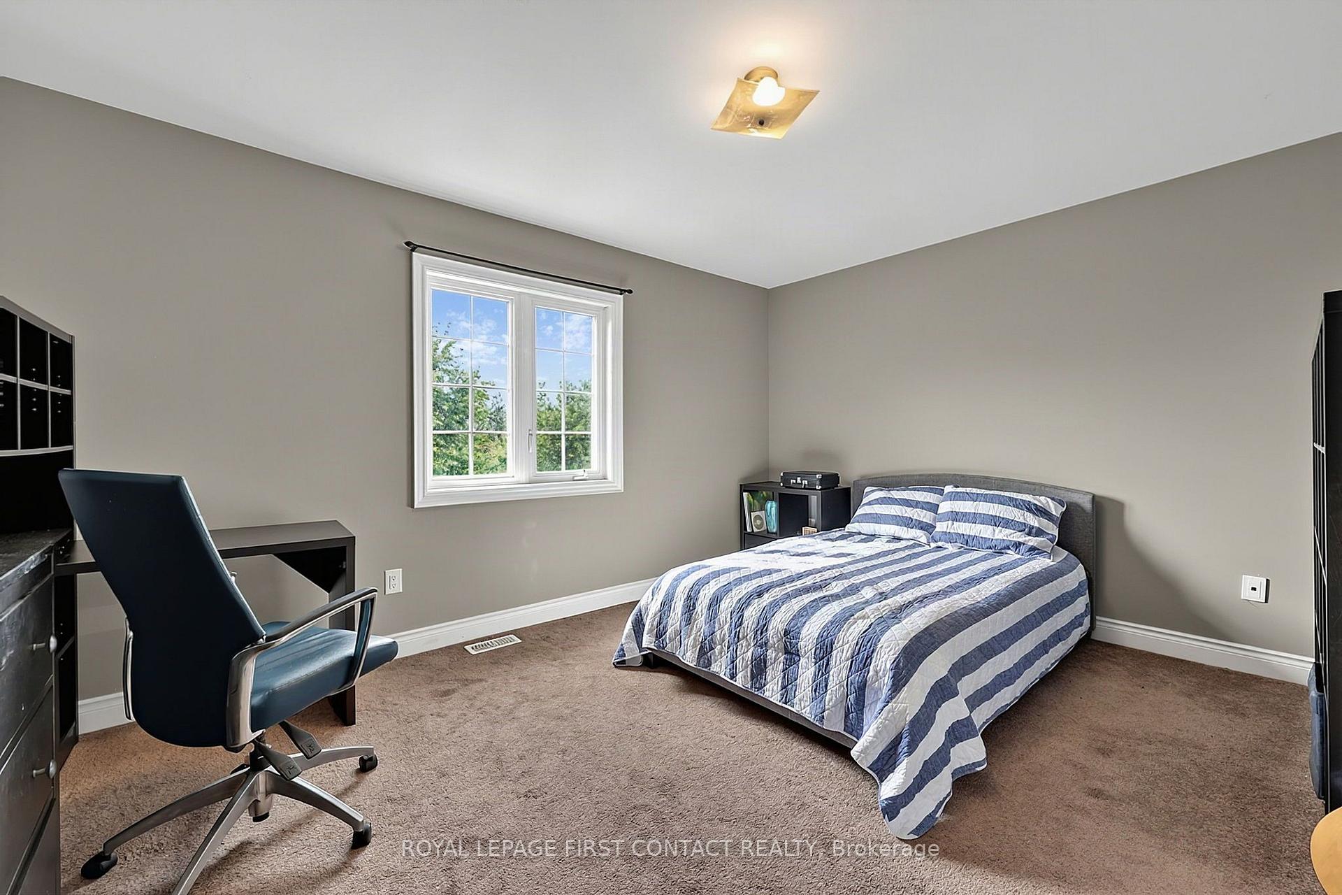 Photo 32 of 36 Regalia Way, Barrie, Innis-Shore — HOMEH