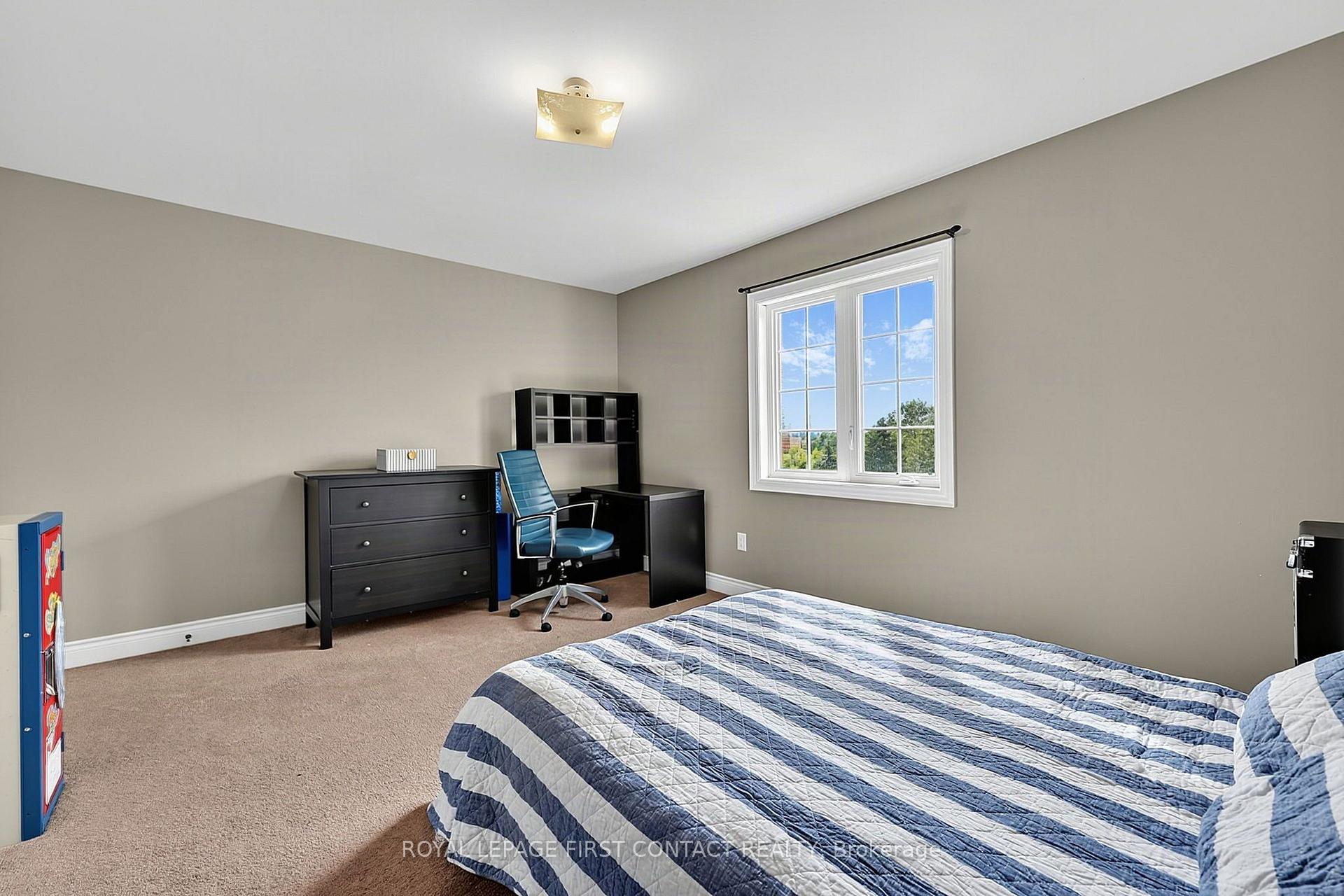 Photo 33 of 36 Regalia Way, Barrie, Innis-Shore — HOMEH
