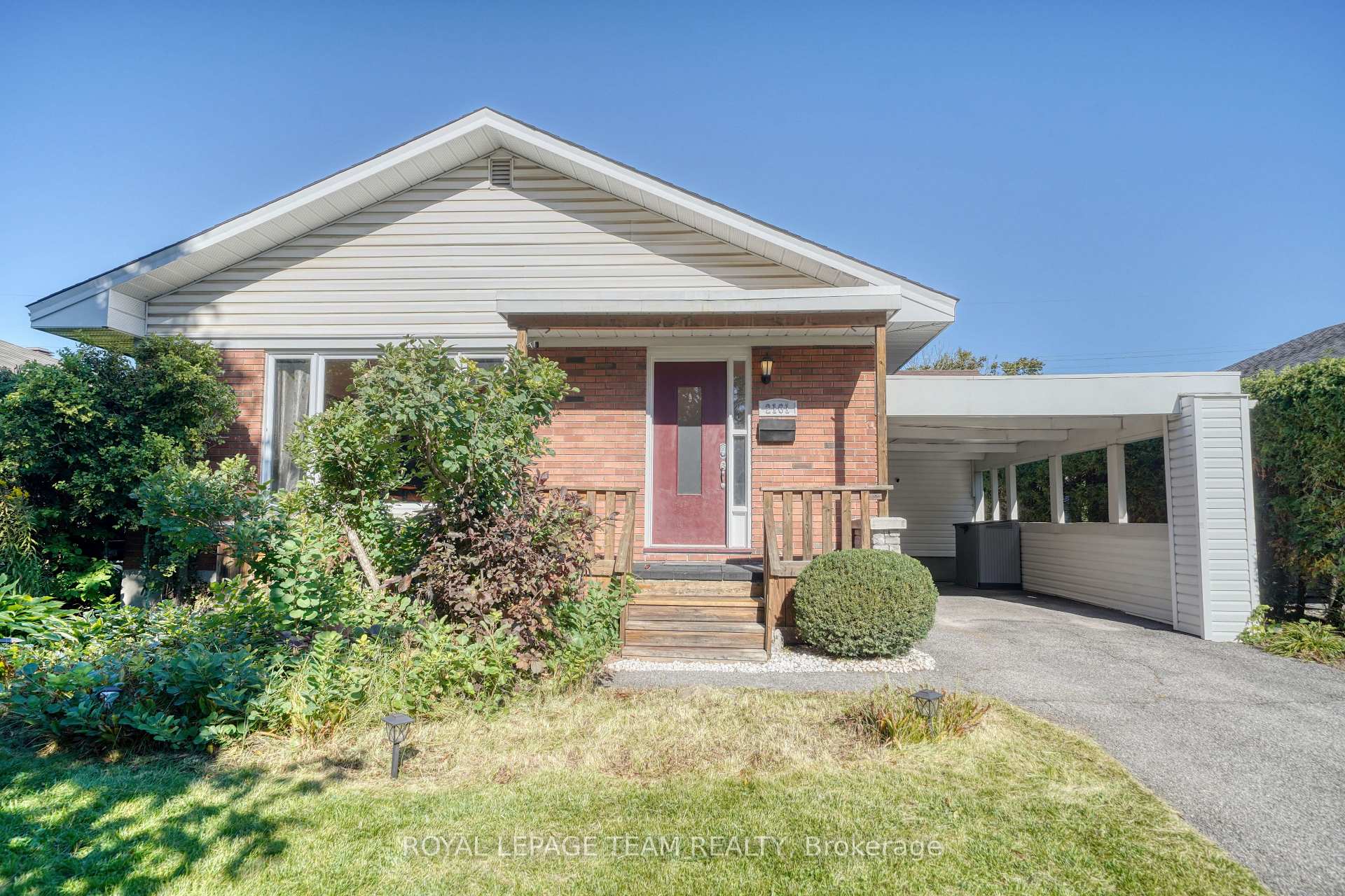 Photo 2 of 2161 Rushton Road, Ottawa, McKellar Heights/Glabar Park — HOMEH
