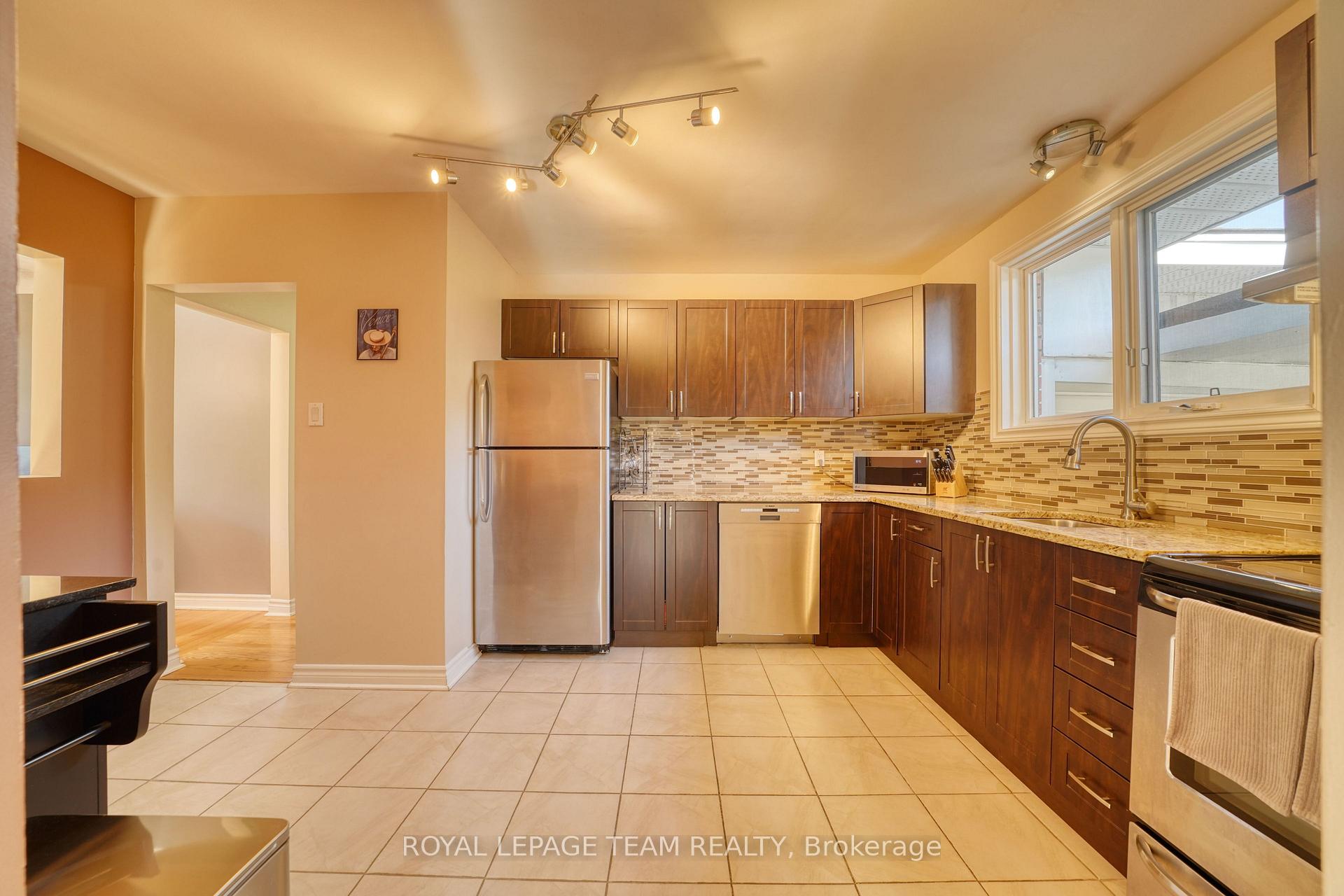Photo 11 of 2161 Rushton Road, Ottawa, McKellar Heights/Glabar Park — HOMEH
