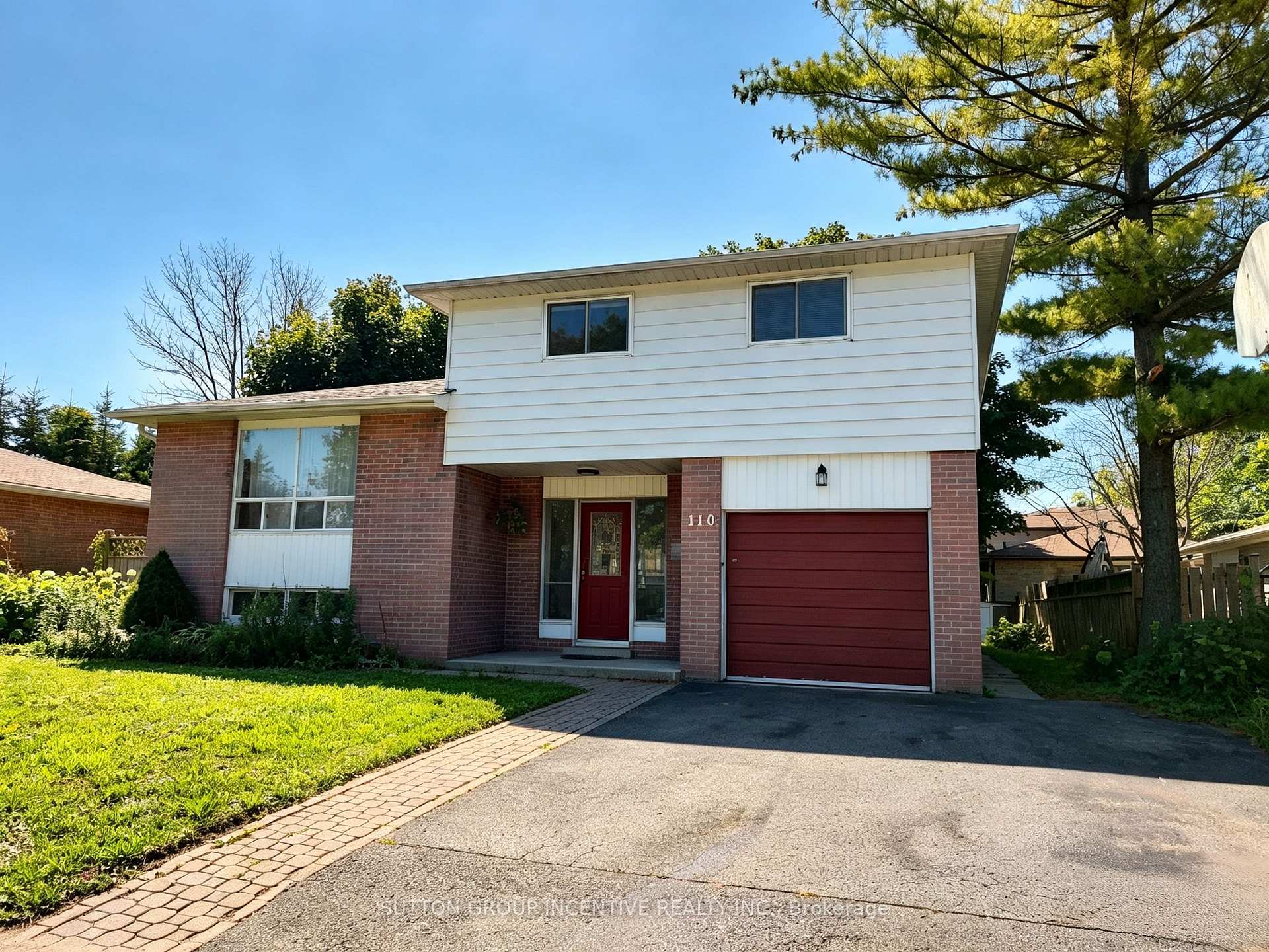 Photo 2 of 110 College Crescent, Barrie, Grove East — HOMEH