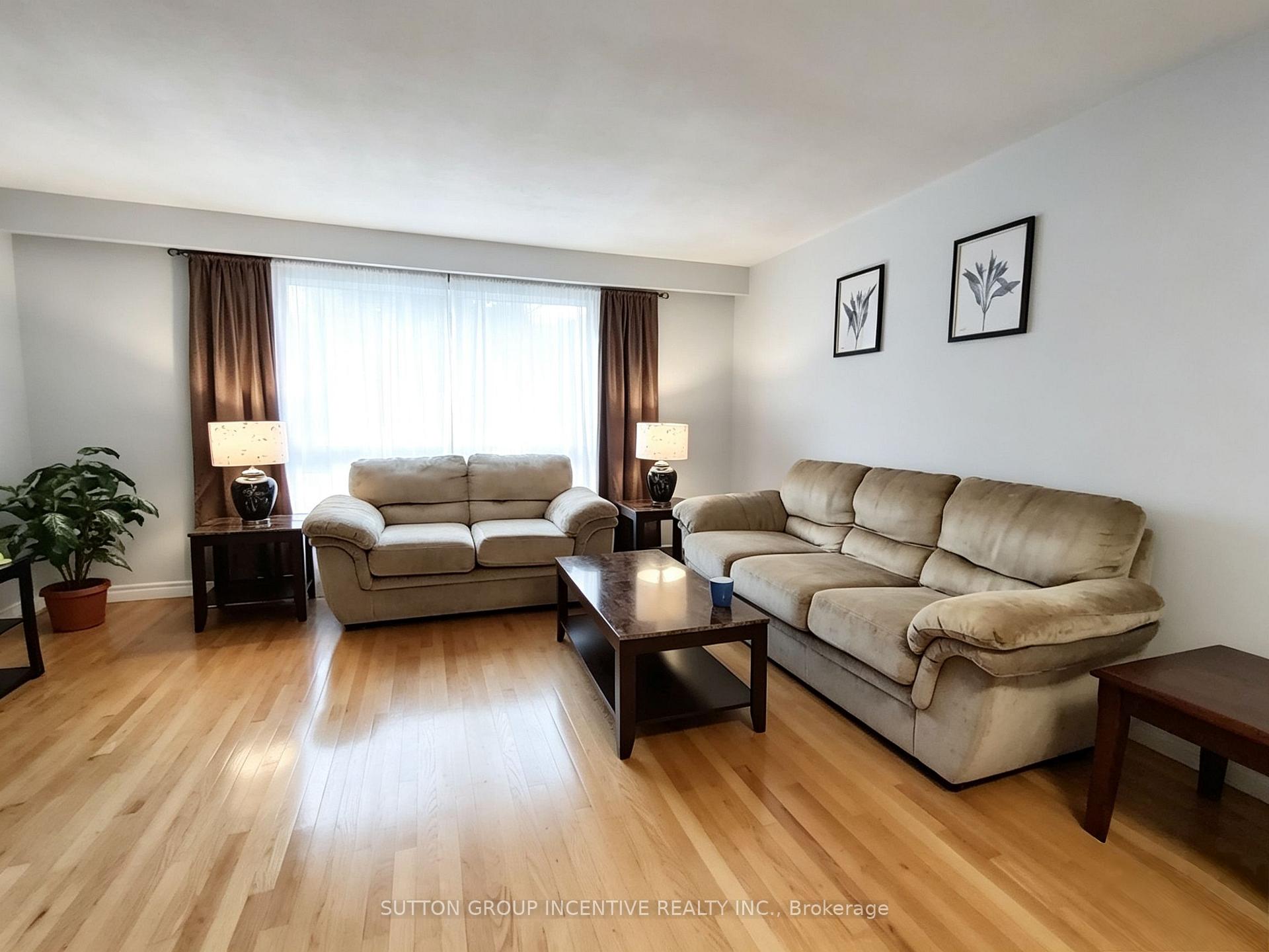 Photo 5 of 110 College Crescent, Barrie, Grove East — HOMEH