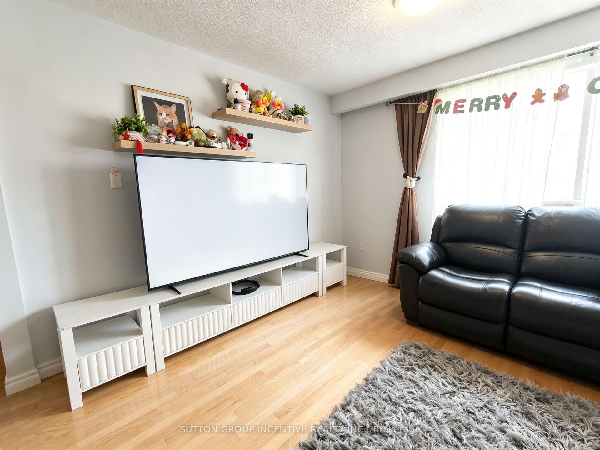Photo 7 of 110 College Crescent, Barrie, Grove East — HOMEH