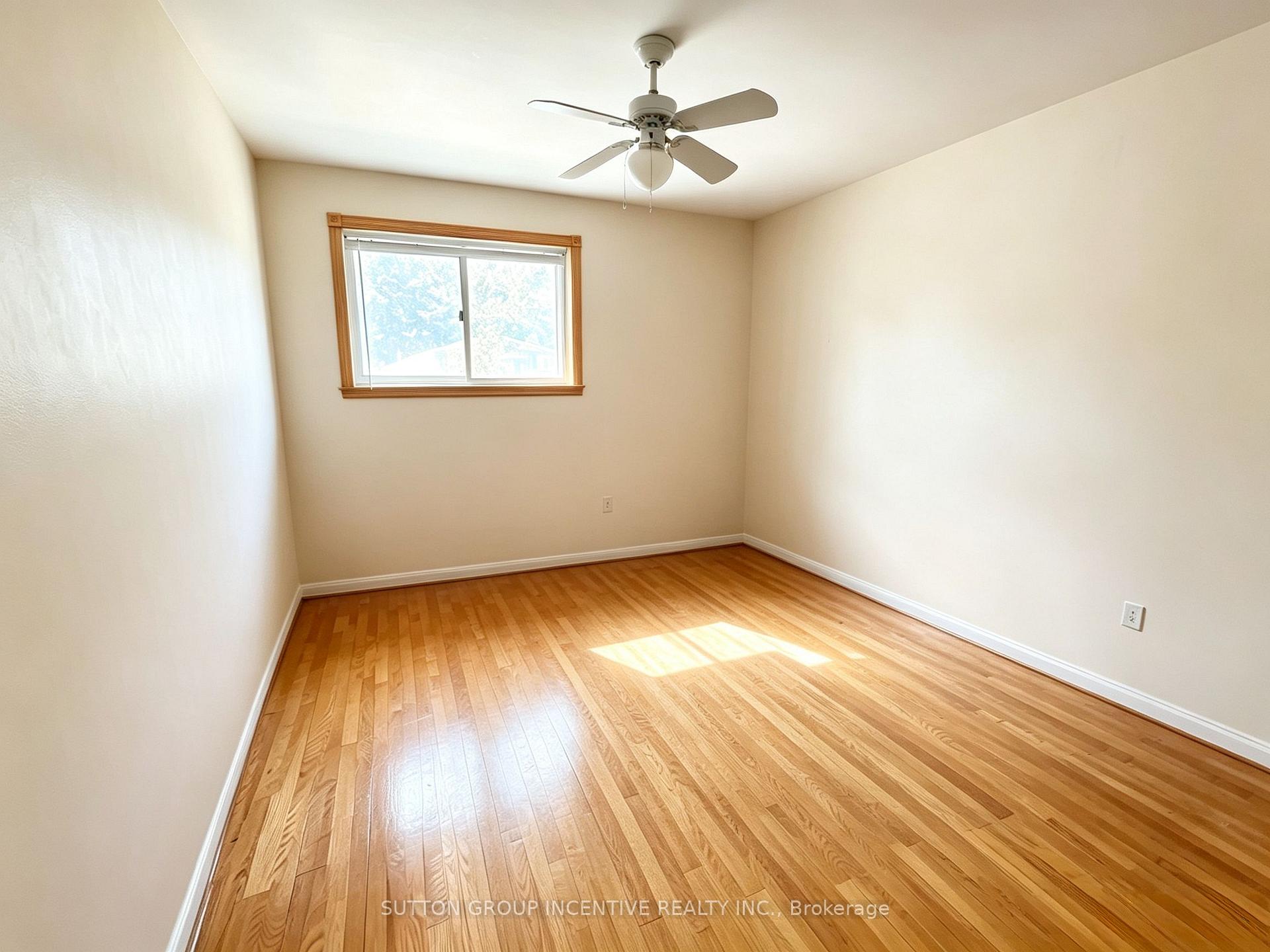 Photo 16 of 110 College Crescent, Barrie, Grove East — HOMEH