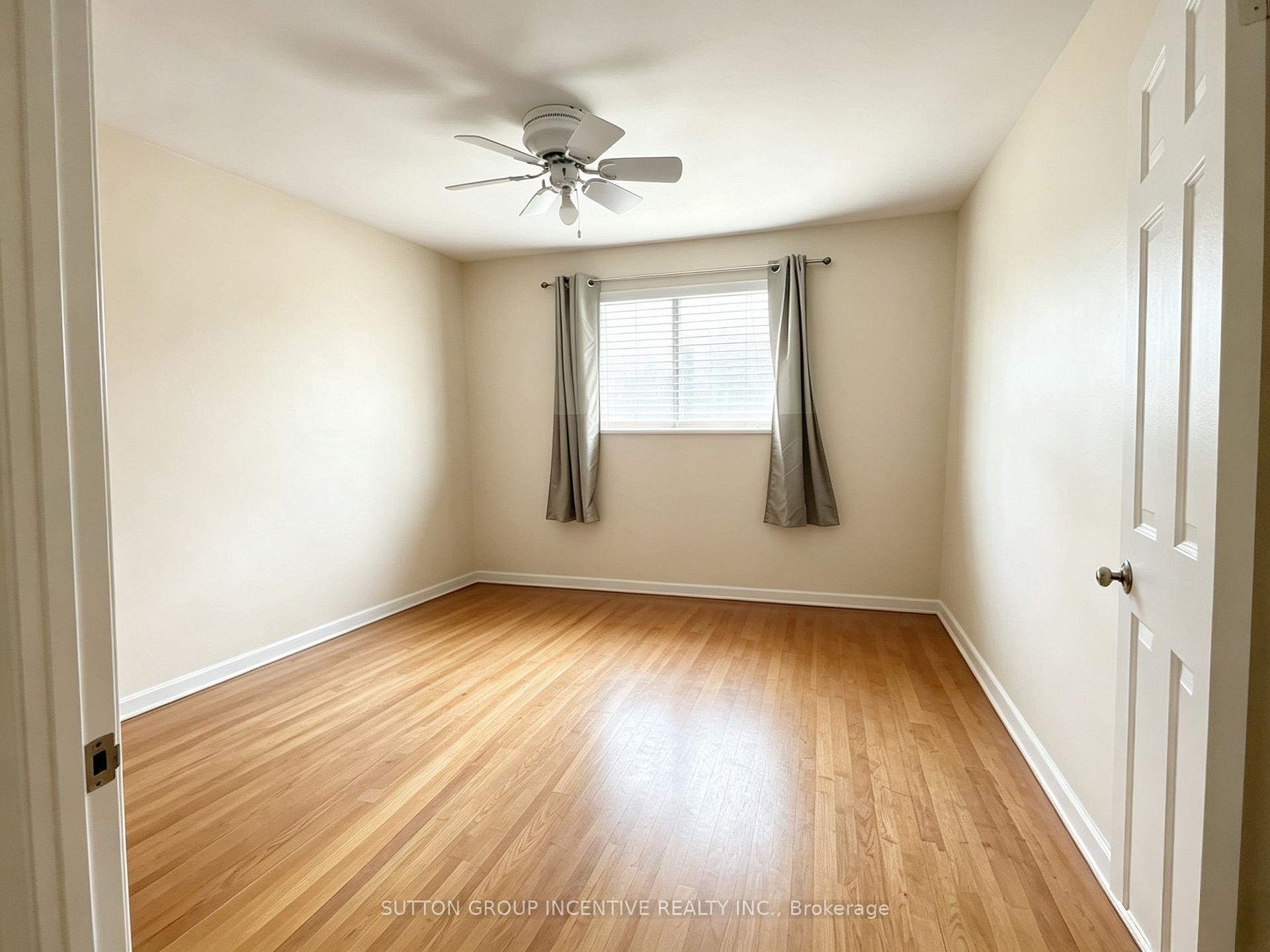 Photo 18 of 110 College Crescent, Barrie, Grove East — HOMEH