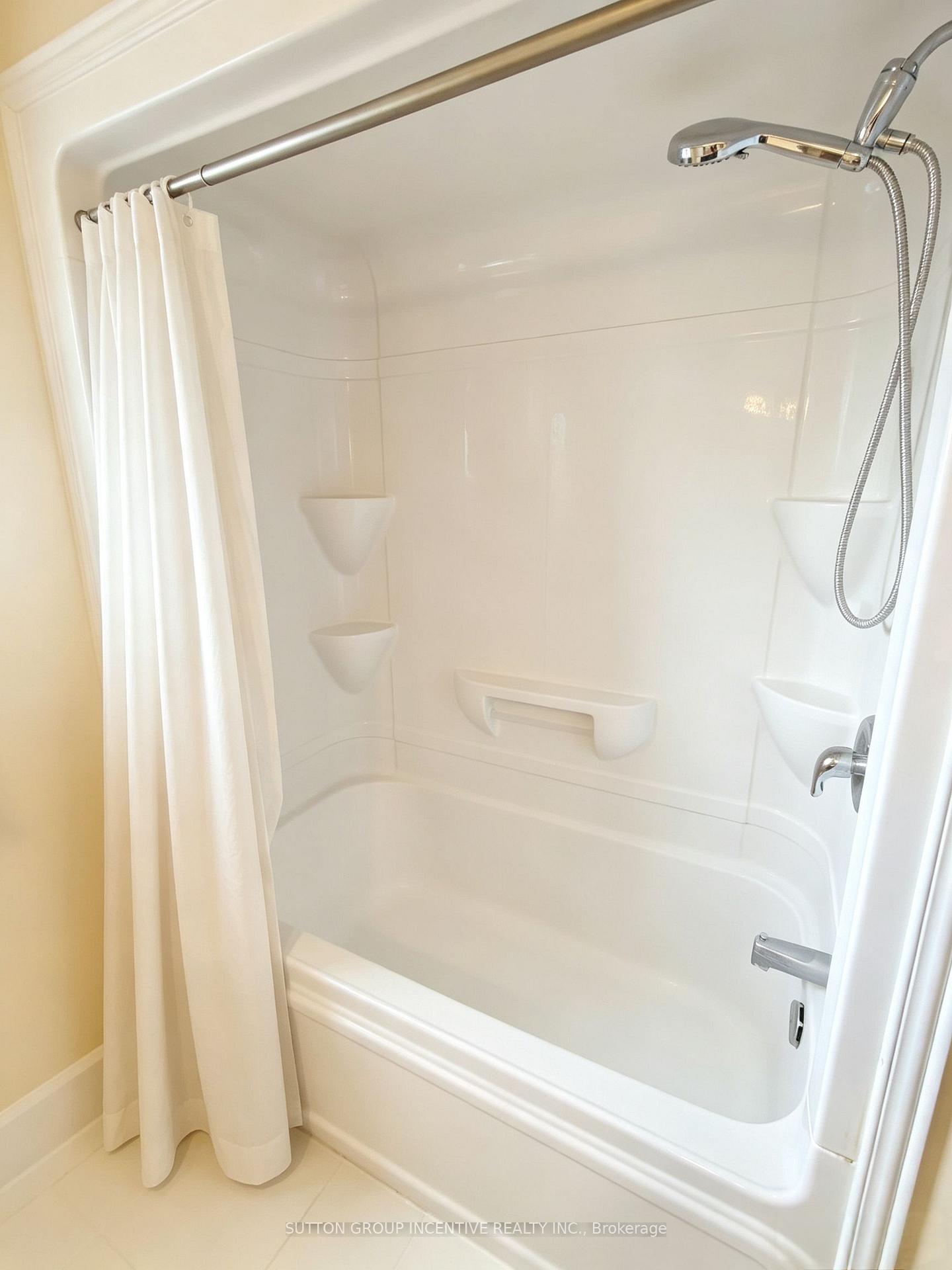 Photo 20 of 110 College Crescent, Barrie, Grove East — HOMEH