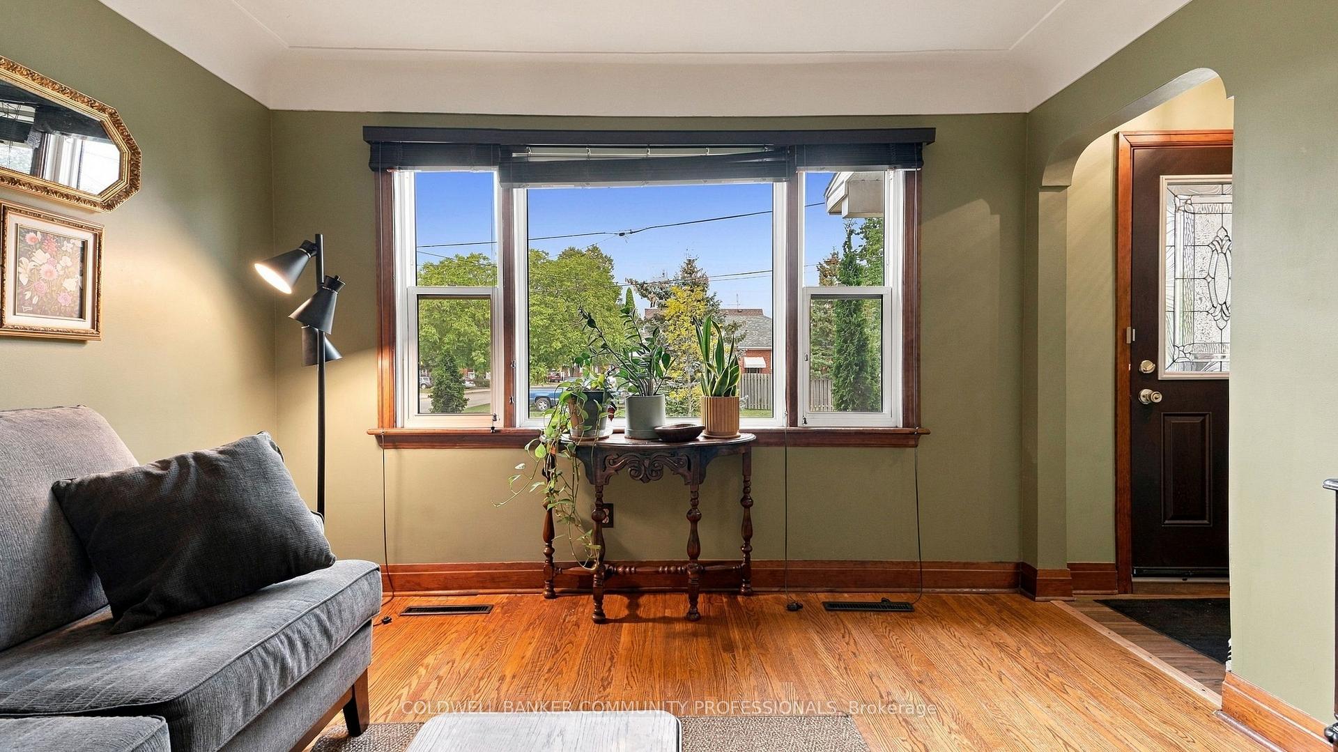 Photo 9 of 42 Delevan Crescent, Hamilton, Hill Park — HOMEH