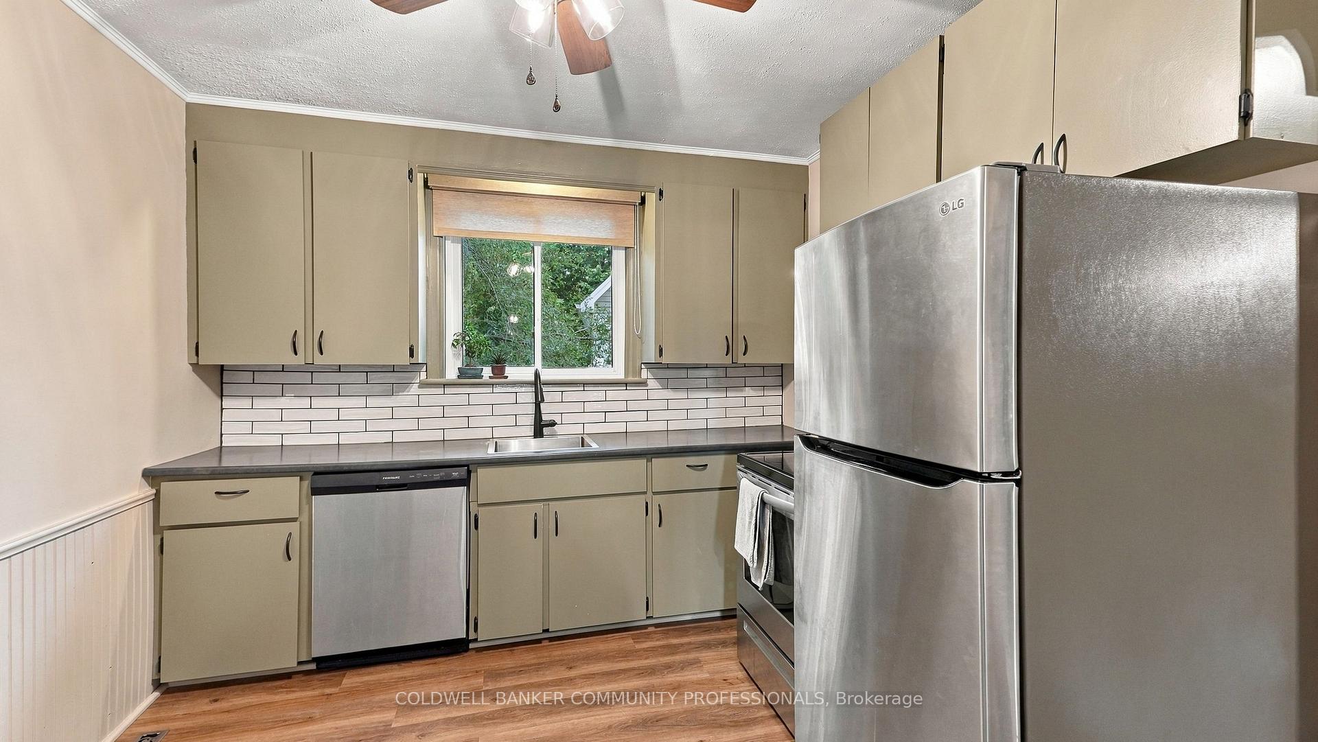 Photo 10 of 42 Delevan Crescent, Hamilton, Hill Park — HOMEH