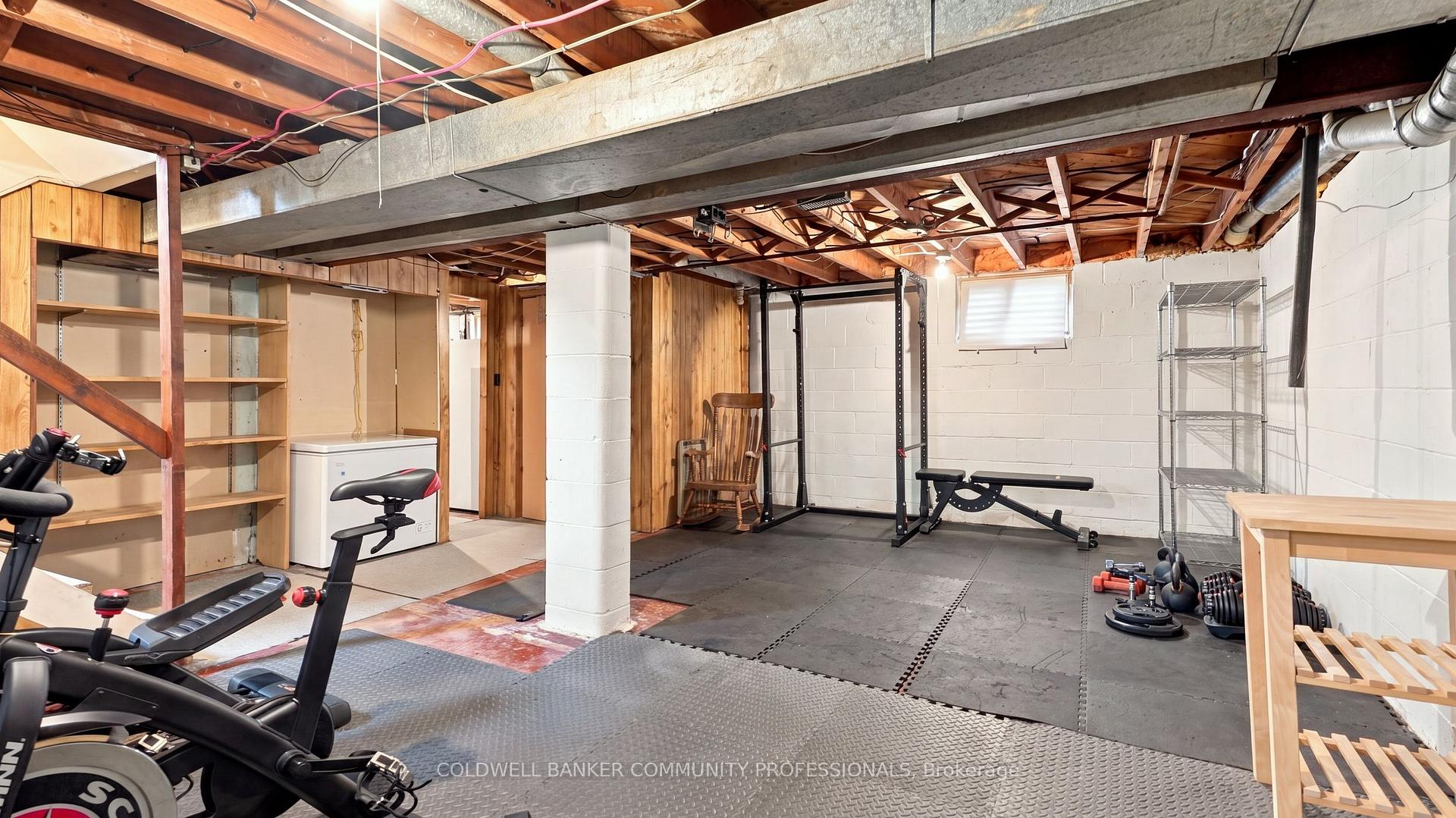 Photo 24 of 42 Delevan Crescent, Hamilton, Hill Park — HOMEH