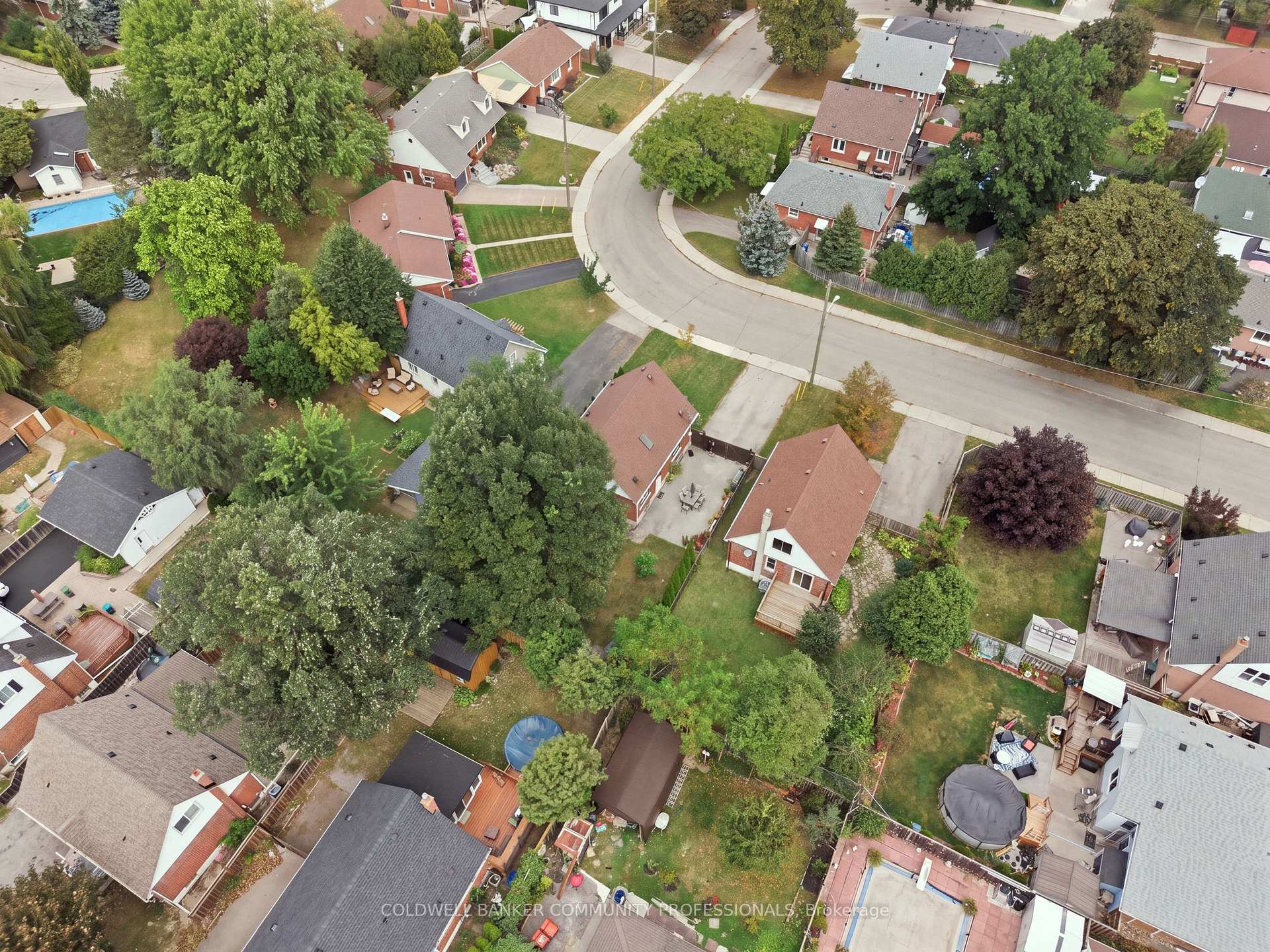 Photo 33 of 42 Delevan Crescent, Hamilton, Hill Park — HOMEH