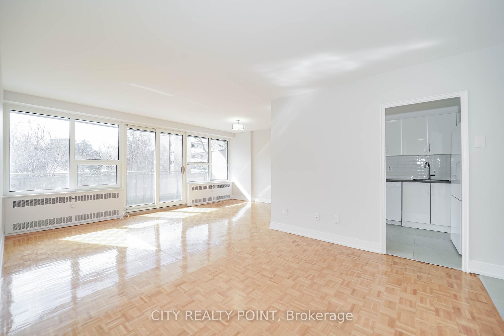 Photo 4 of Unit 507, 10 Shallmar Boulevard, Toronto, Forest Hill North — HOMEH