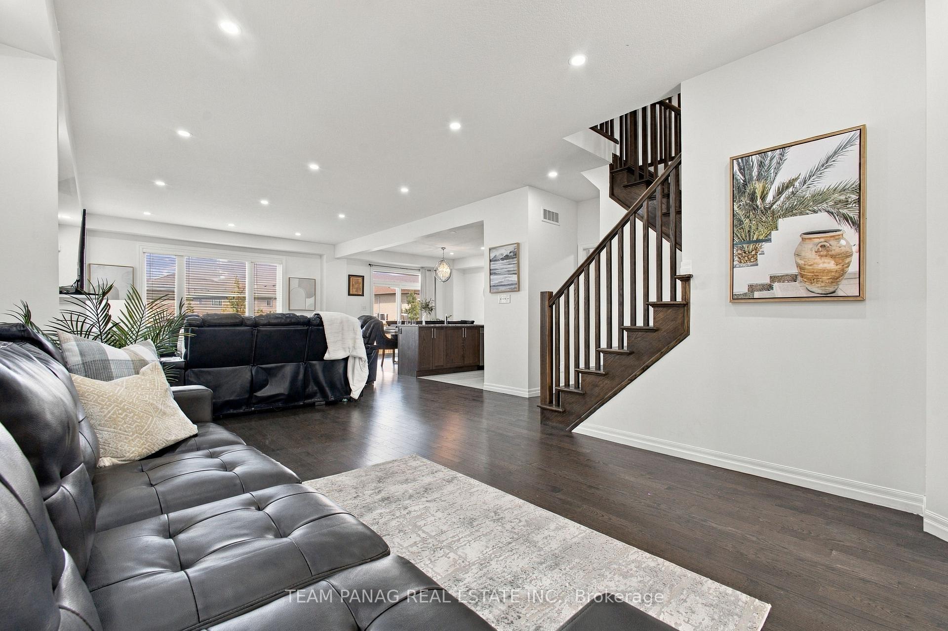 Photo 16 of 409 Freure Drive, Cambridge, Blair Road — HOMEH