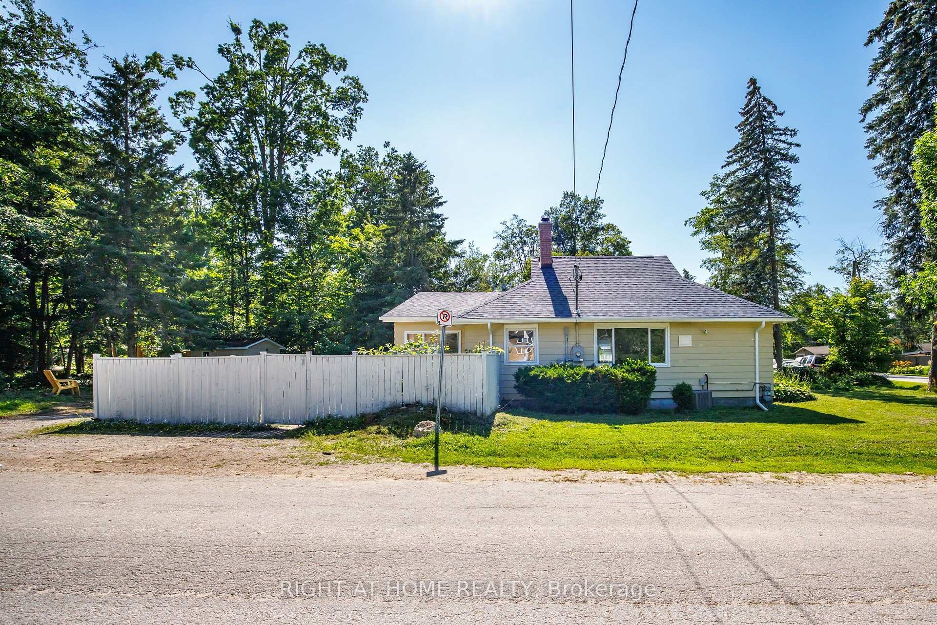 Photo 30 of 51 Lakeside Drive, Innisfil, Rural Innisfil — HOMEH