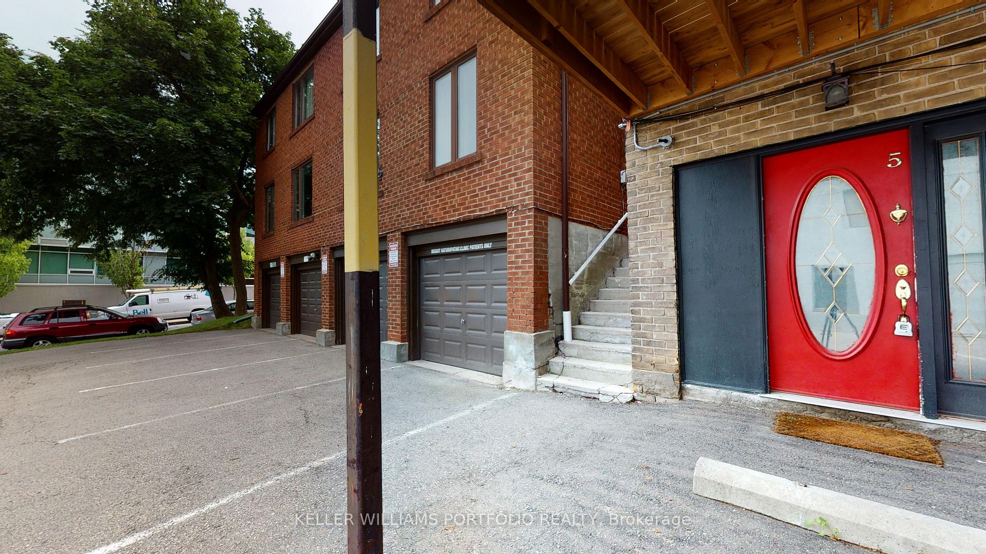 Photo 4 of Unit 5, 546 Eglinton Avenue E, Toronto, Mount Pleasant East — HOMEH
