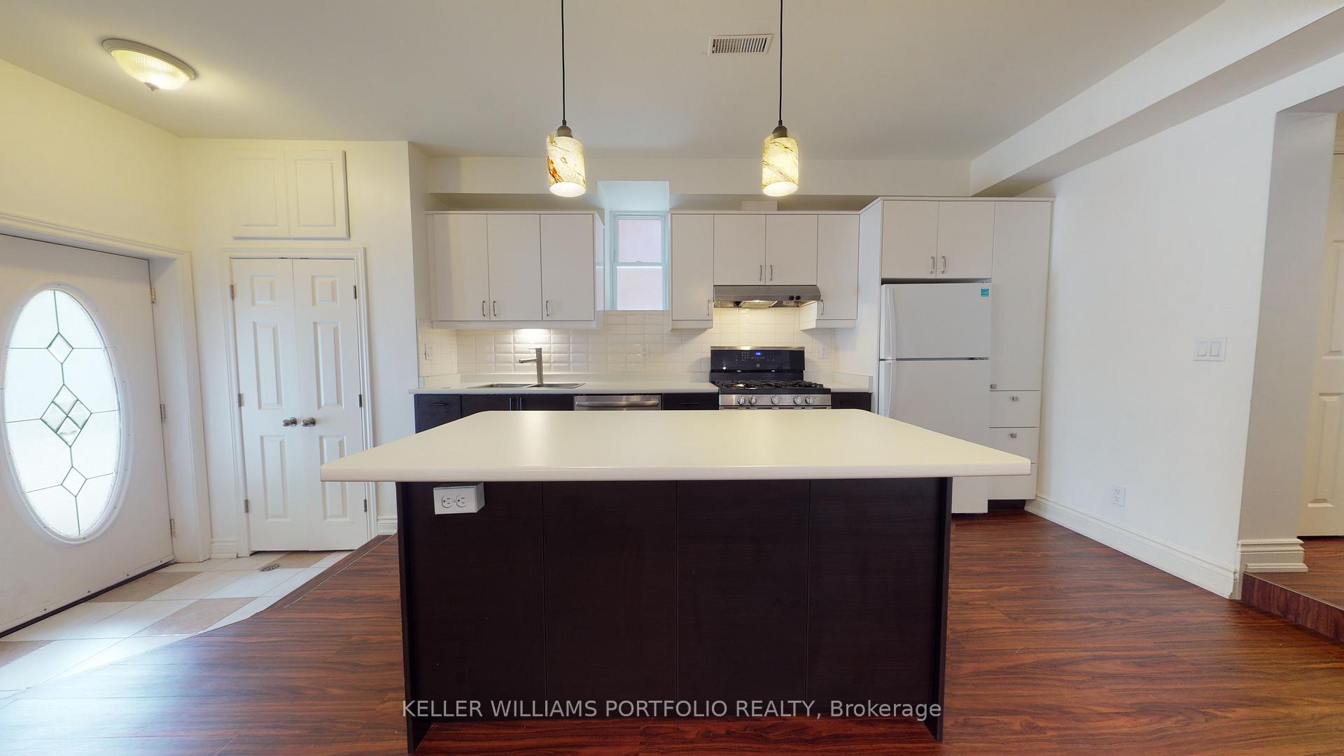 Photo 11 of Unit 5, 546 Eglinton Avenue E, Toronto, Mount Pleasant East — HOMEH
