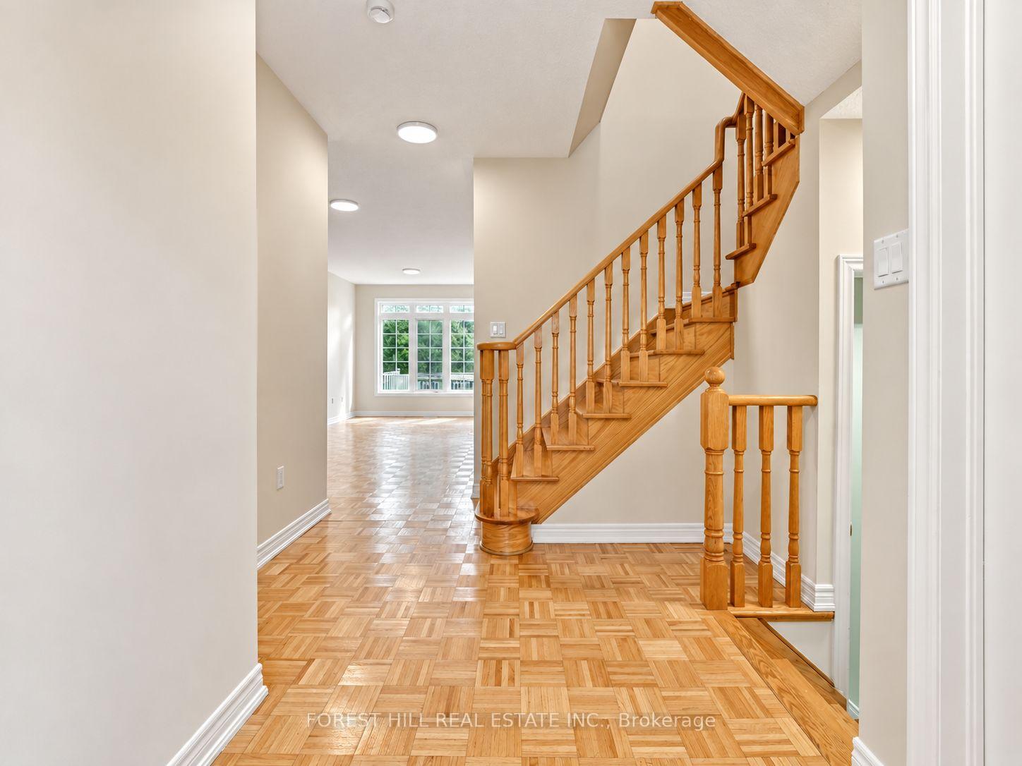 Photo 3 of 47 Loire Valley Avenue, Vaughan, Patterson — HOMEH