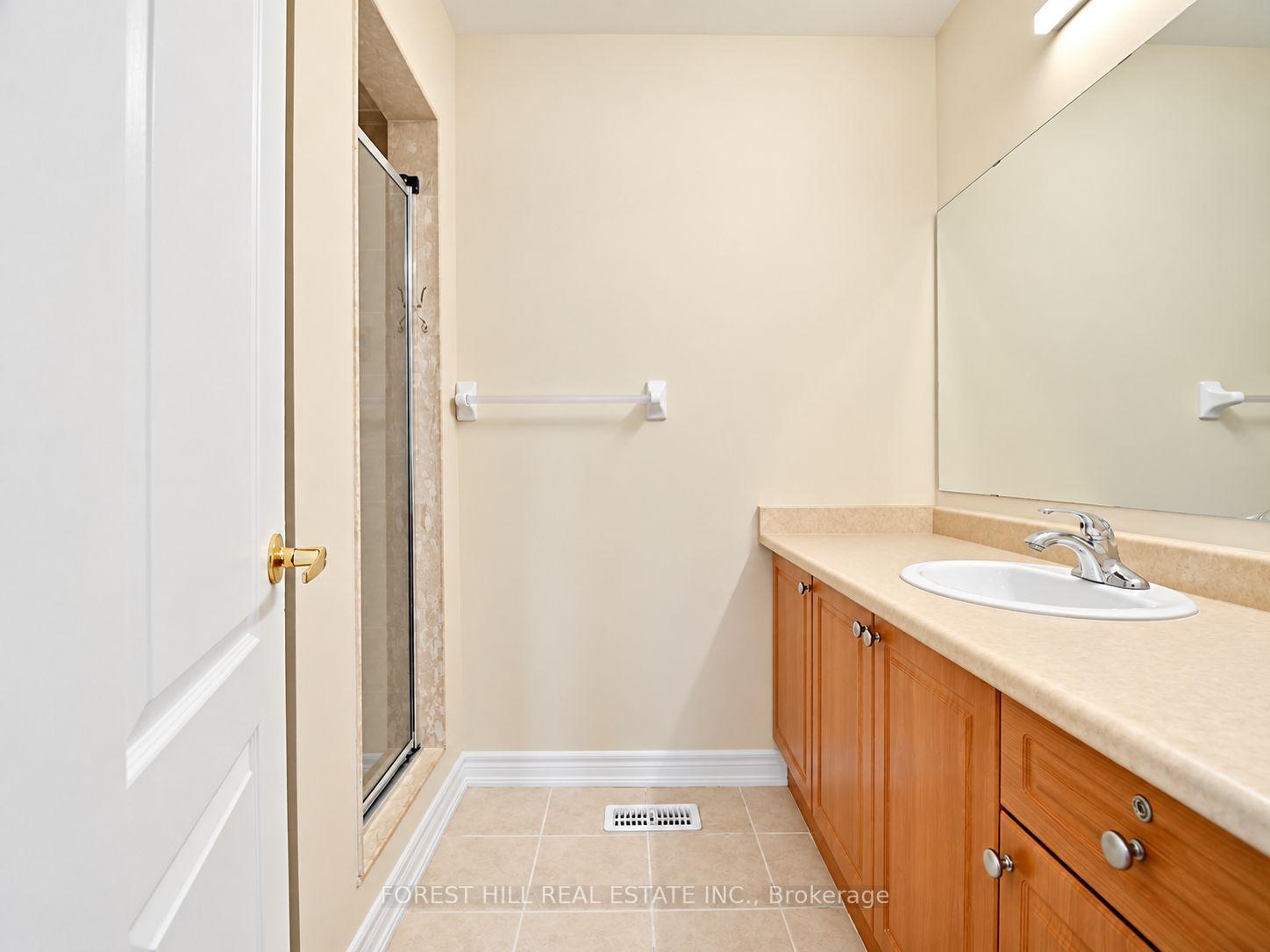 Photo 18 of 47 Loire Valley Avenue, Vaughan, Patterson — HOMEH
