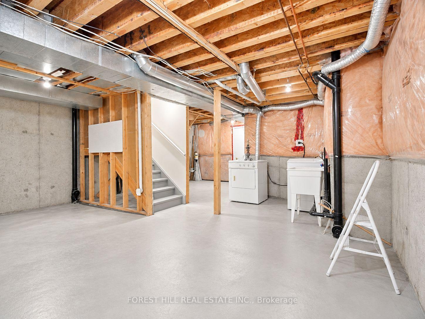 Photo 23 of 47 Loire Valley Avenue, Vaughan, Patterson — HOMEH