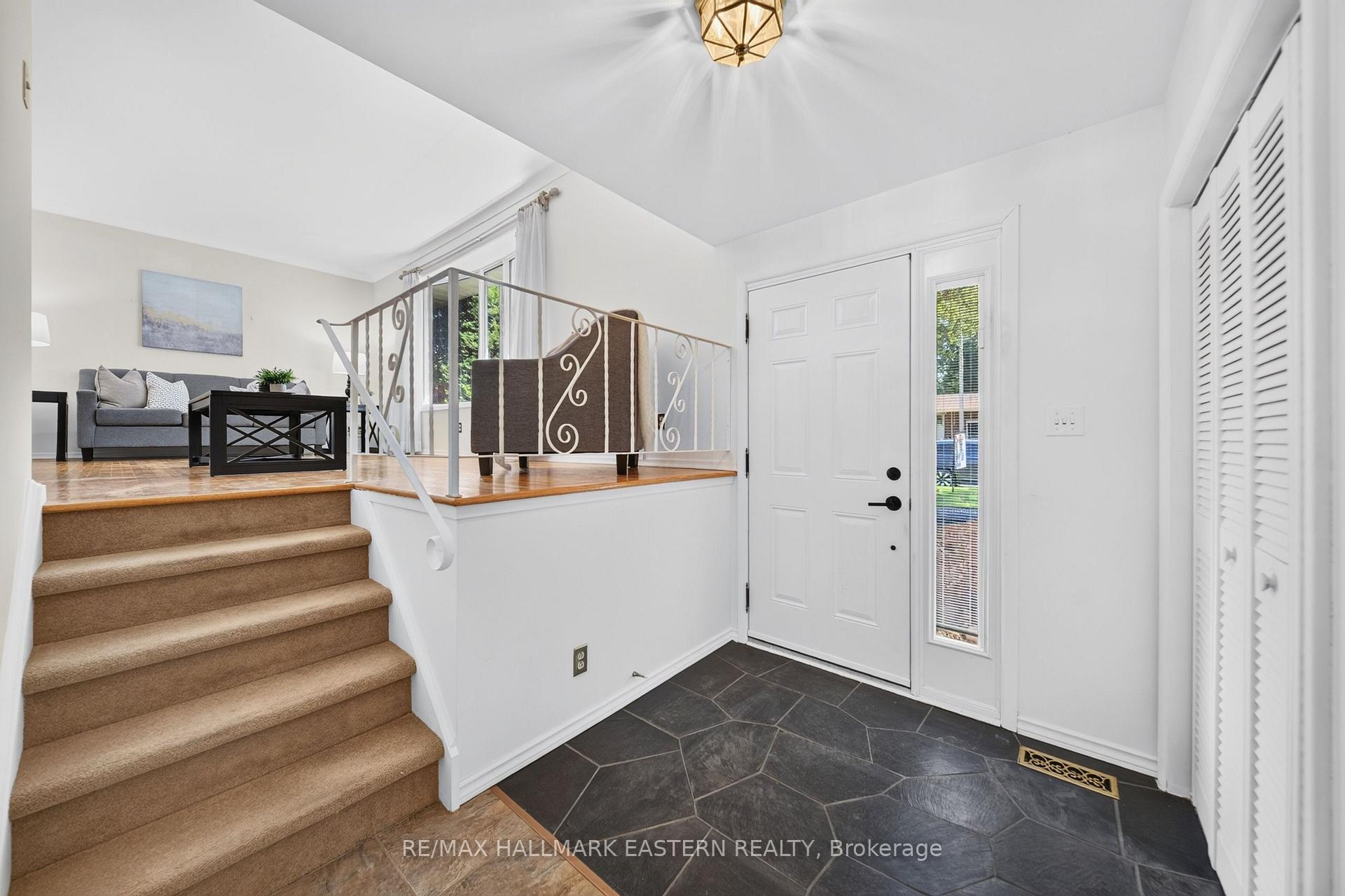Photo 4 of 1337 Franklin Drive W, Peterborough, Northcrest Ward 5 — HOMEH
