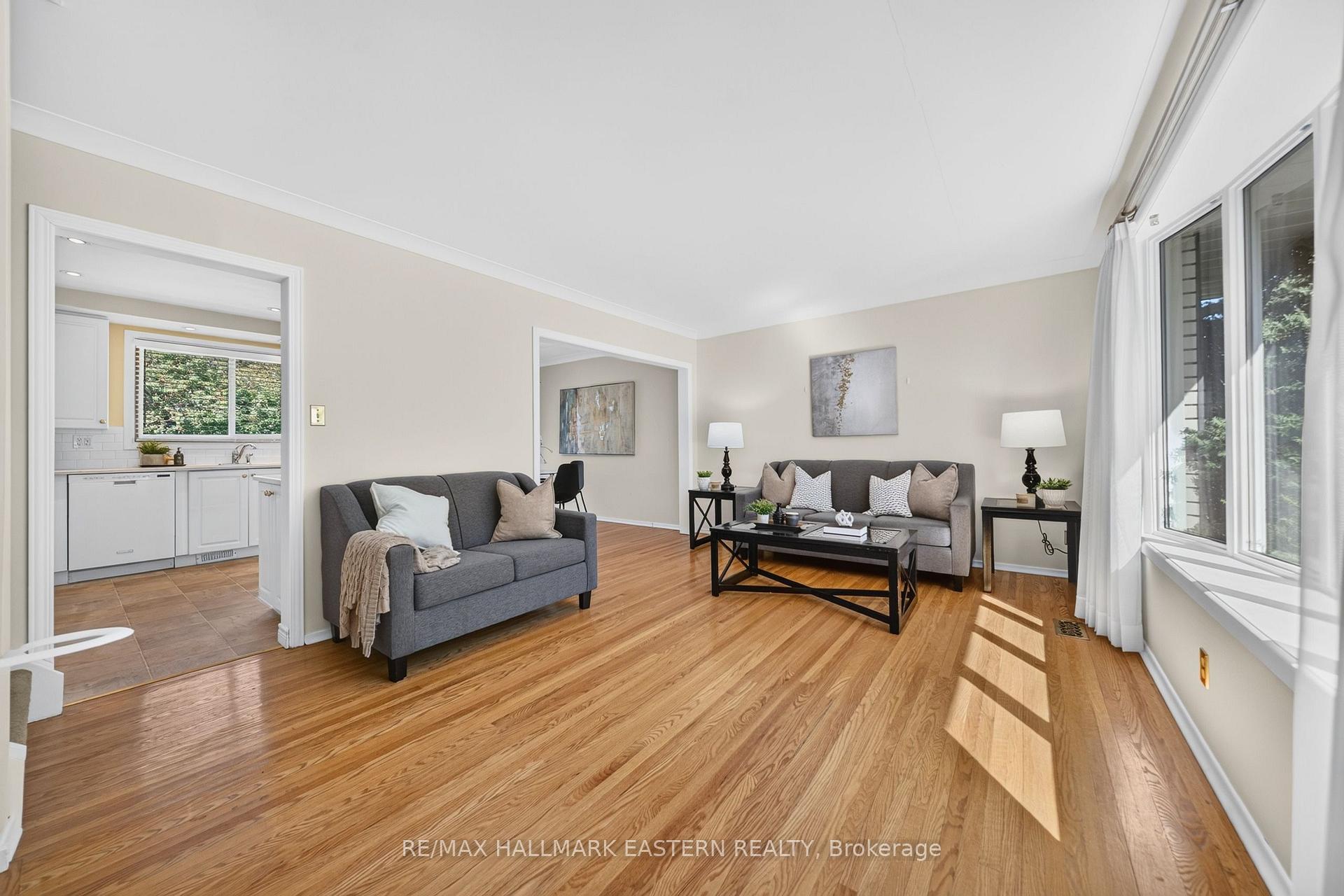 Photo 12 of 1337 Franklin Drive W, Peterborough, Northcrest Ward 5 — HOMEH